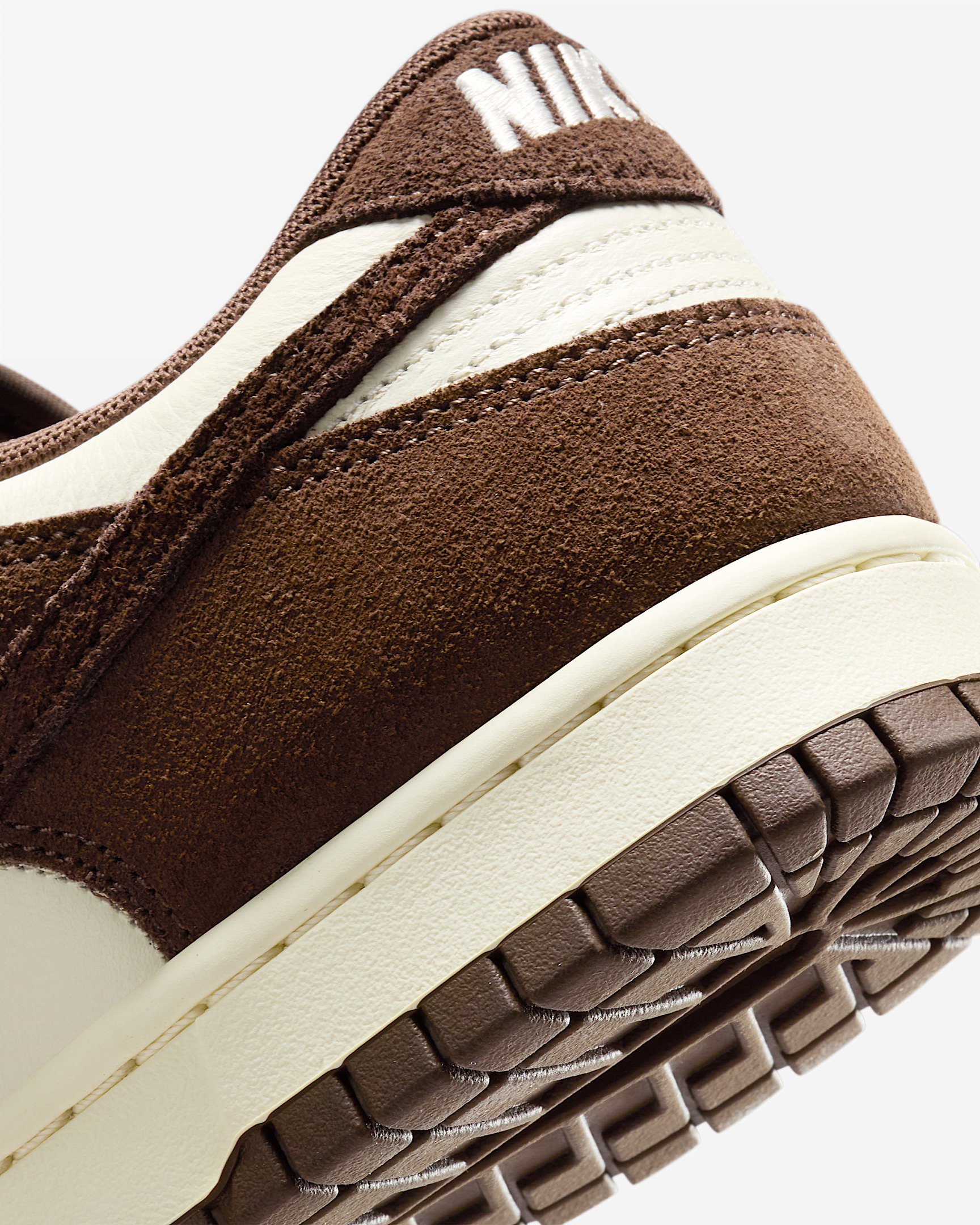 Nike Dunk Low Retro SE Leather/Suede Men's Shoes - 8