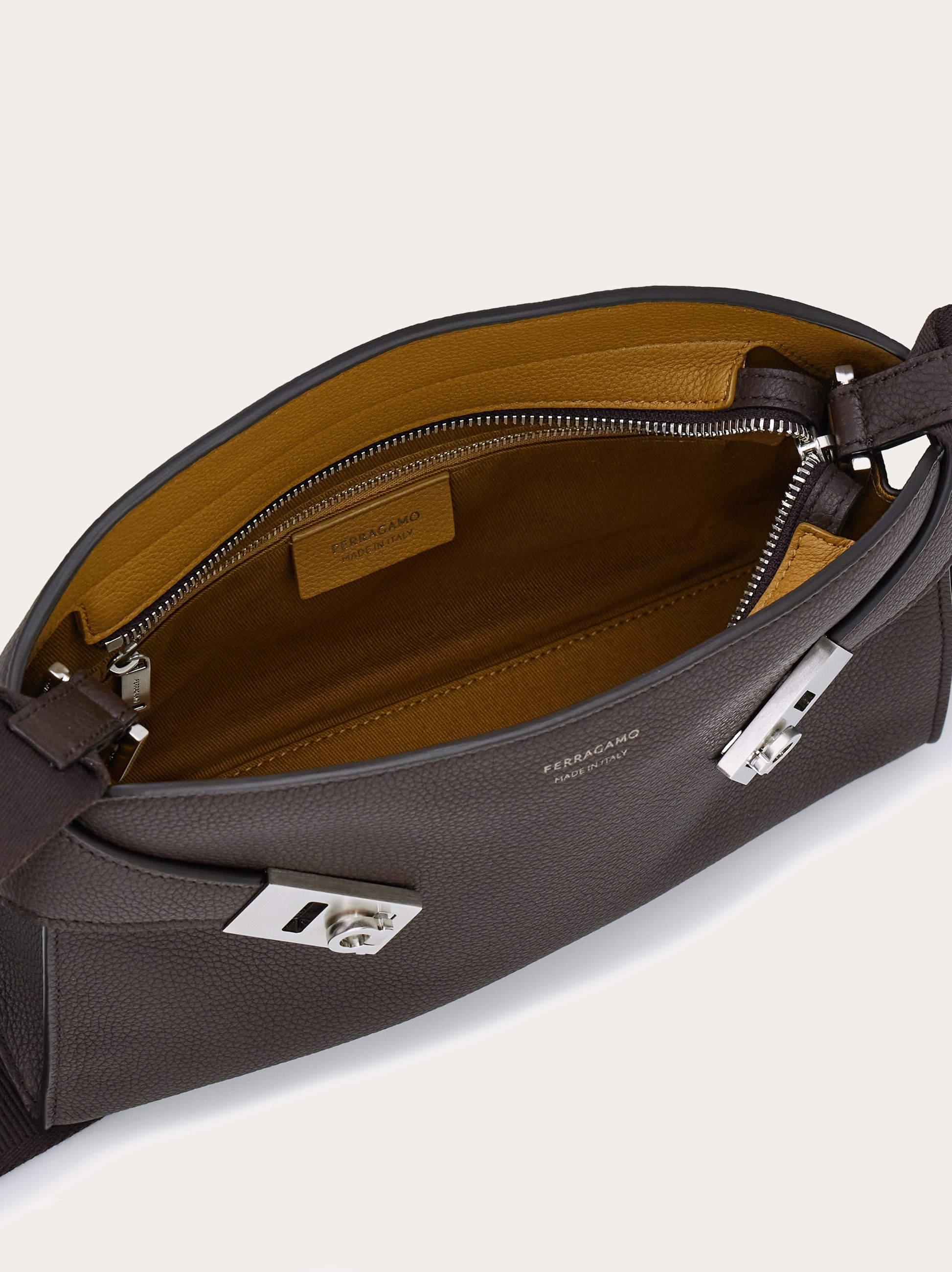 Hug messenger bag - 6