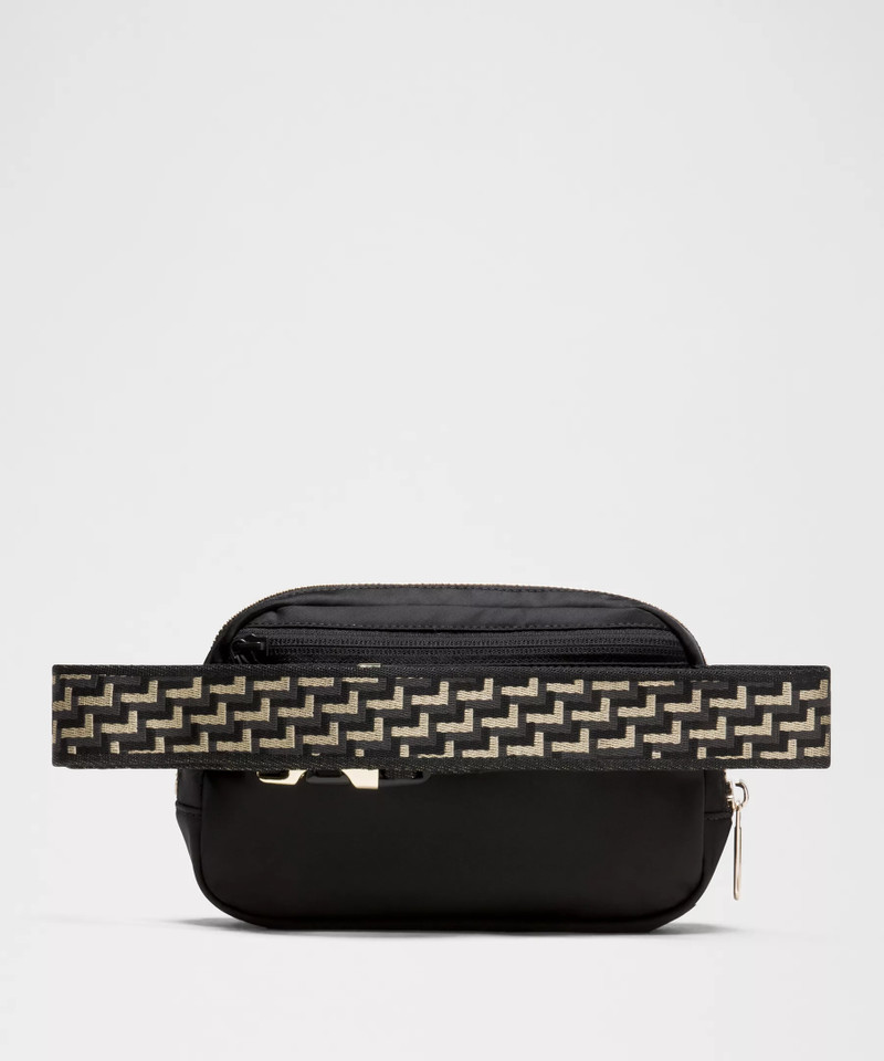 Everywhere Belt Bag 1L *L Monogram Metallic 3