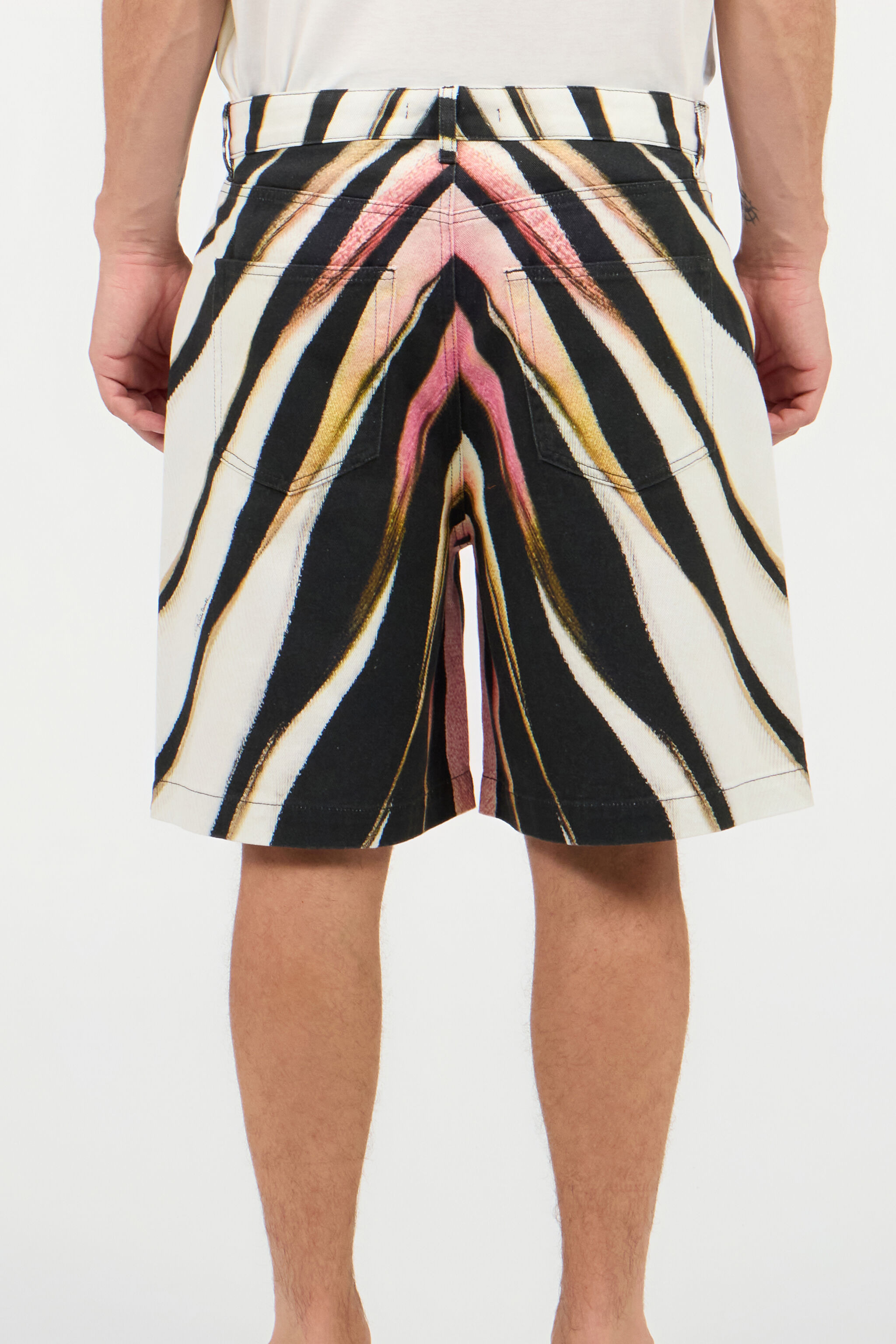 Ray Of Pink Print Bermuda Shorts - 4