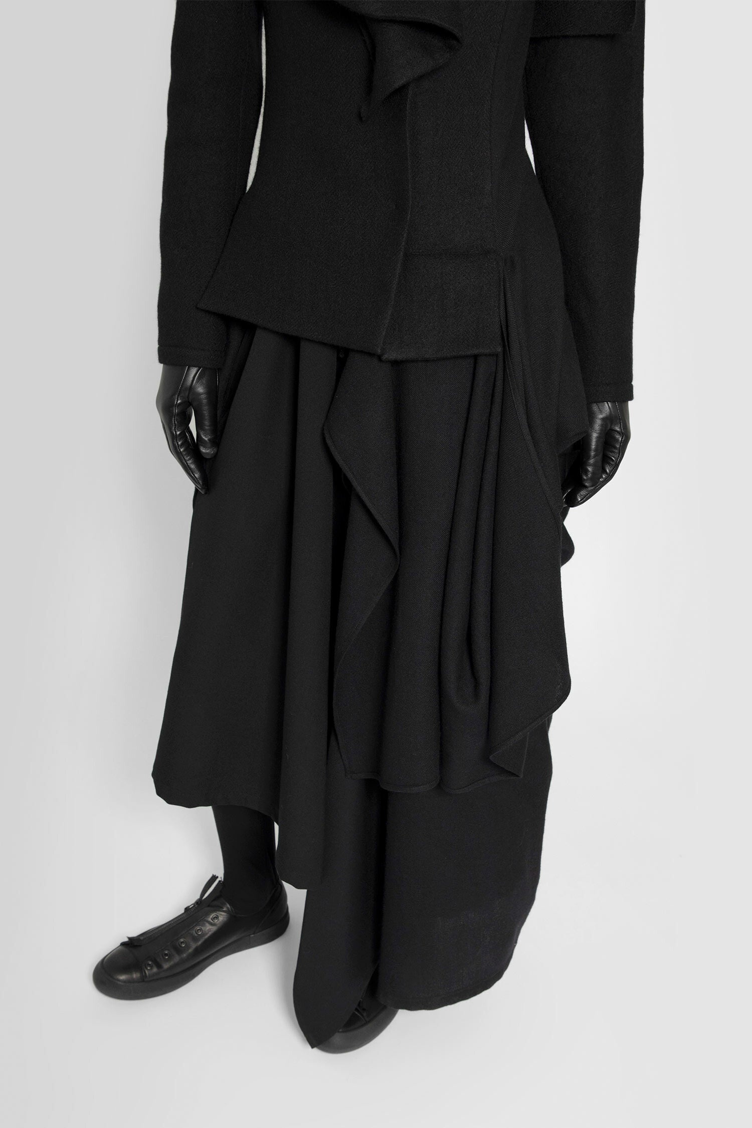 YOHJI YAMAMOTO WOMAN BLACK COATS - 4