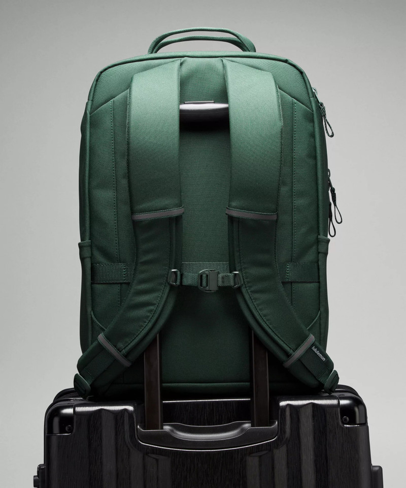 Double-Zip Backpack 22L 7