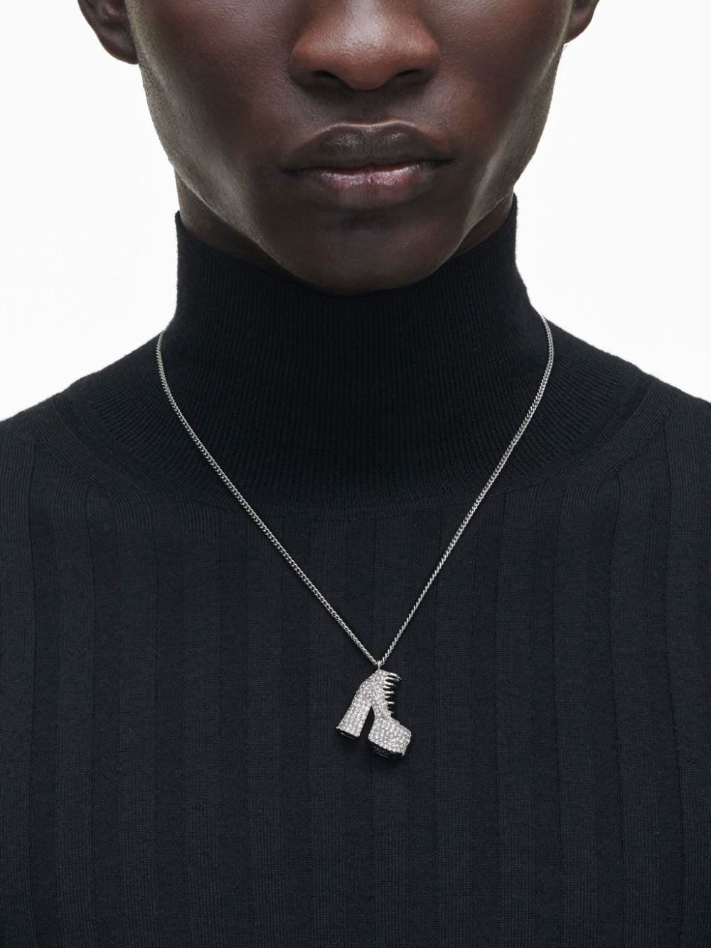 The PavÃ© Kiki boot necklace - 4