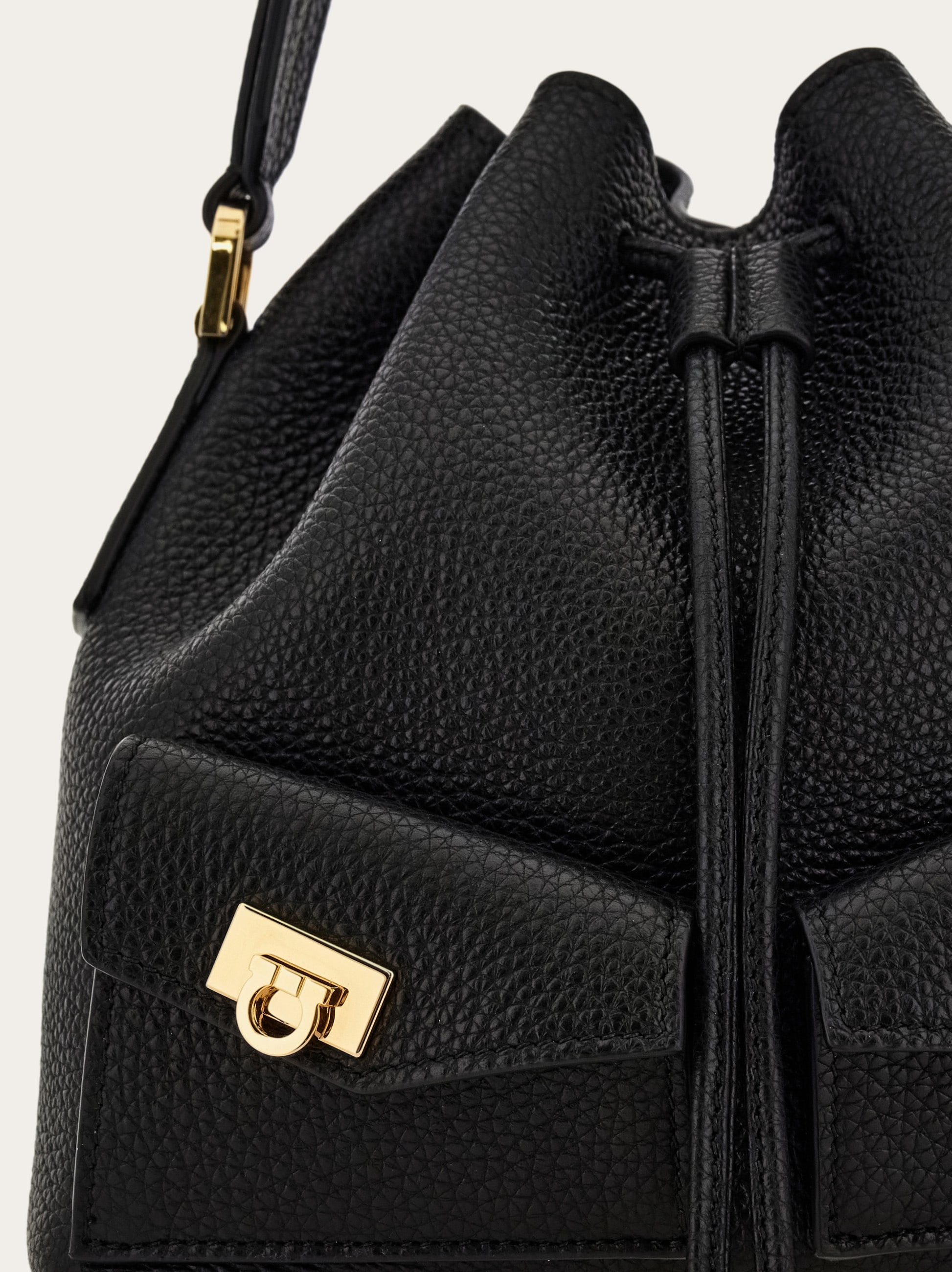 Multipocket bucket bag - 6