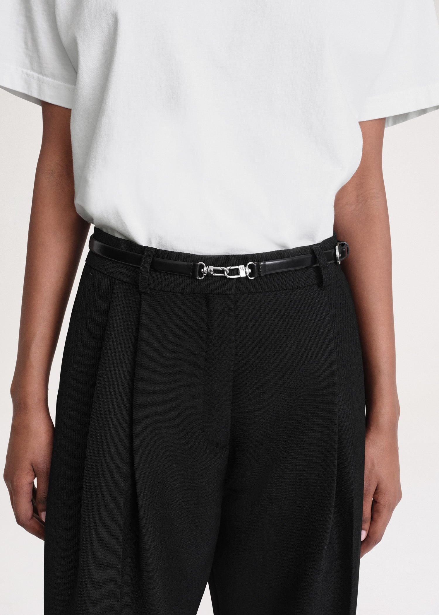 Totême Double clasp leather belt black | REVERSIBLE
