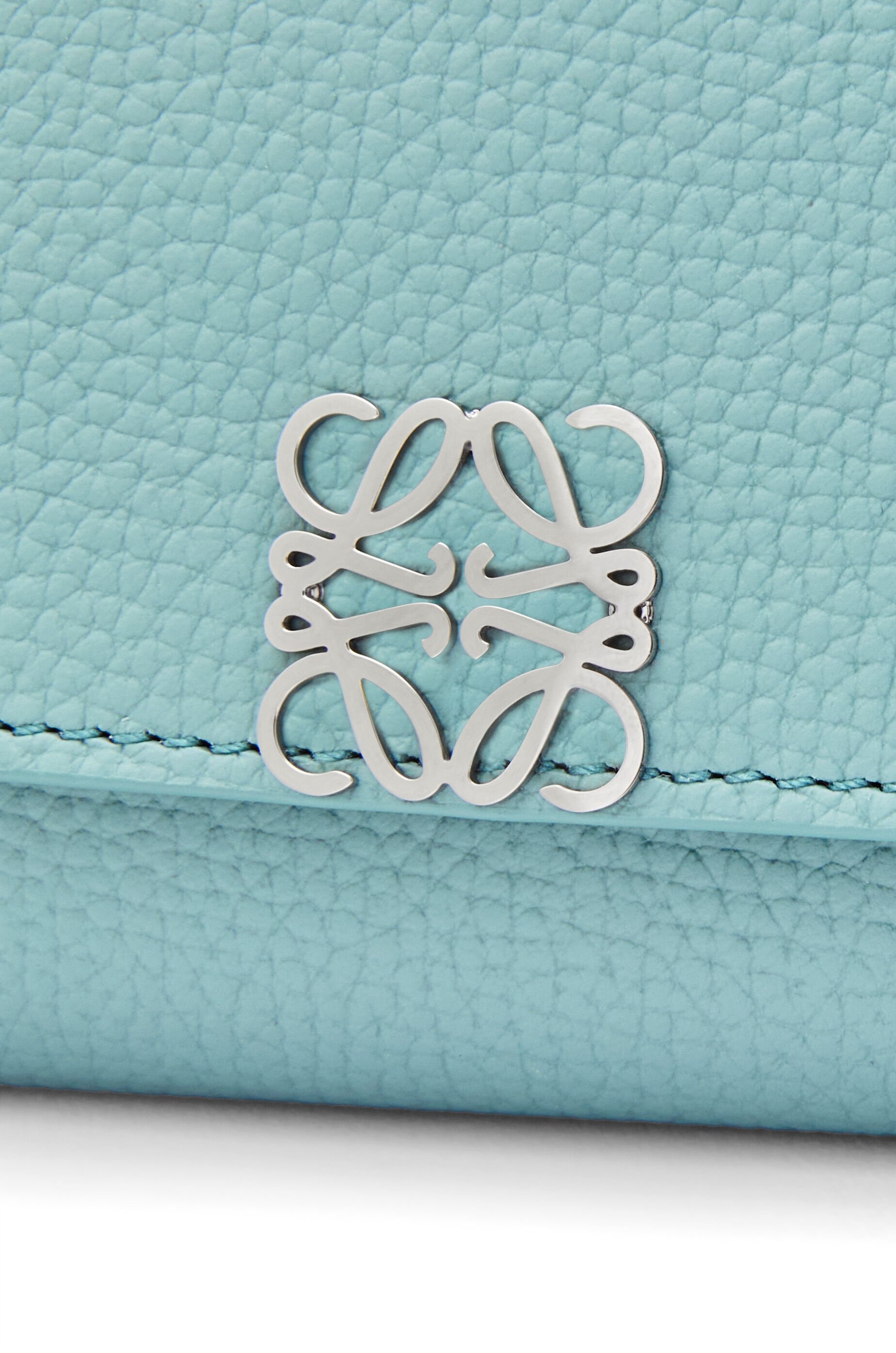 Anagram small vertical wallet in pebble grained calfskin 5