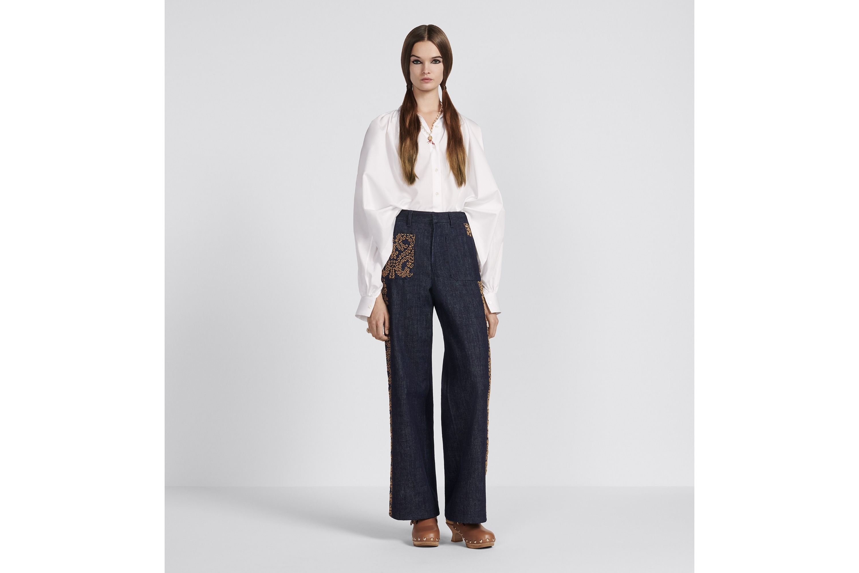 Embroidered Flared Jeans - 4