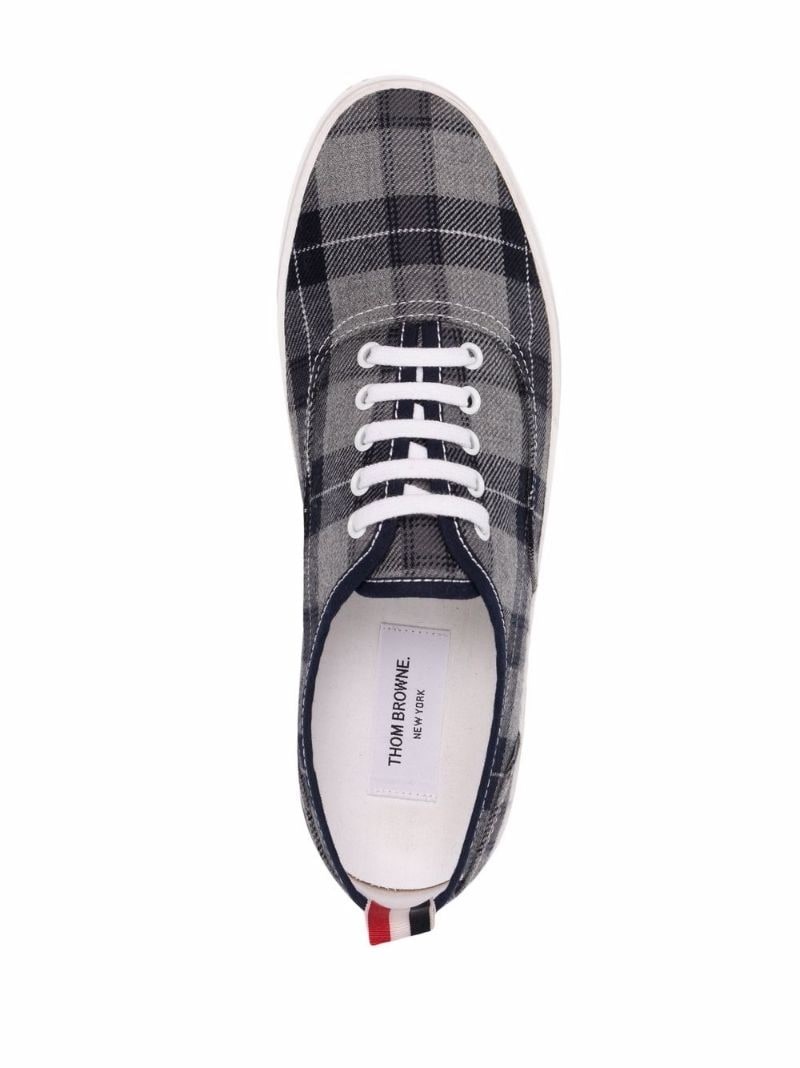 check-pattern low-top sneakers - 4