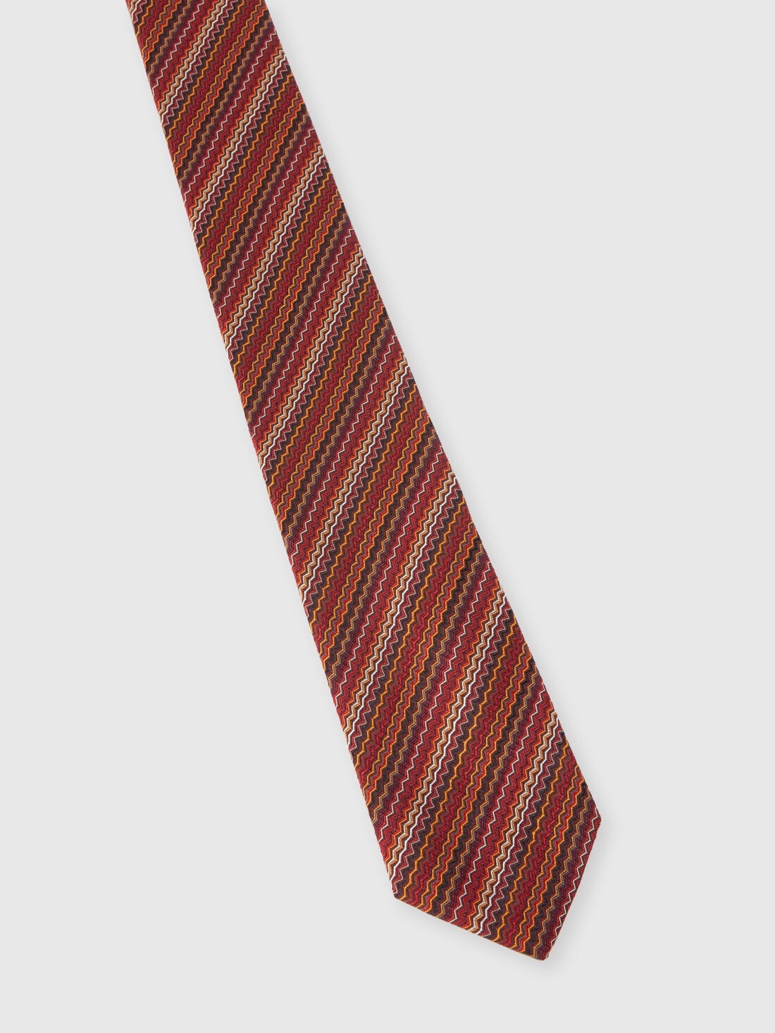 Silk tie with zig zag pattern - 2