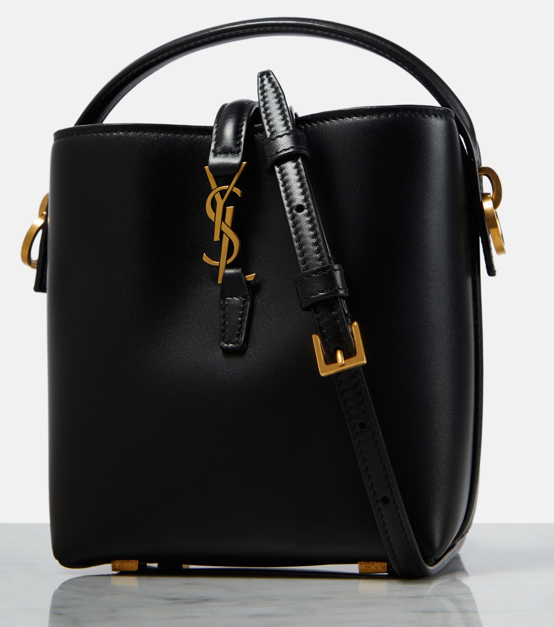 Le 37 Mini leather bucket bag - 6