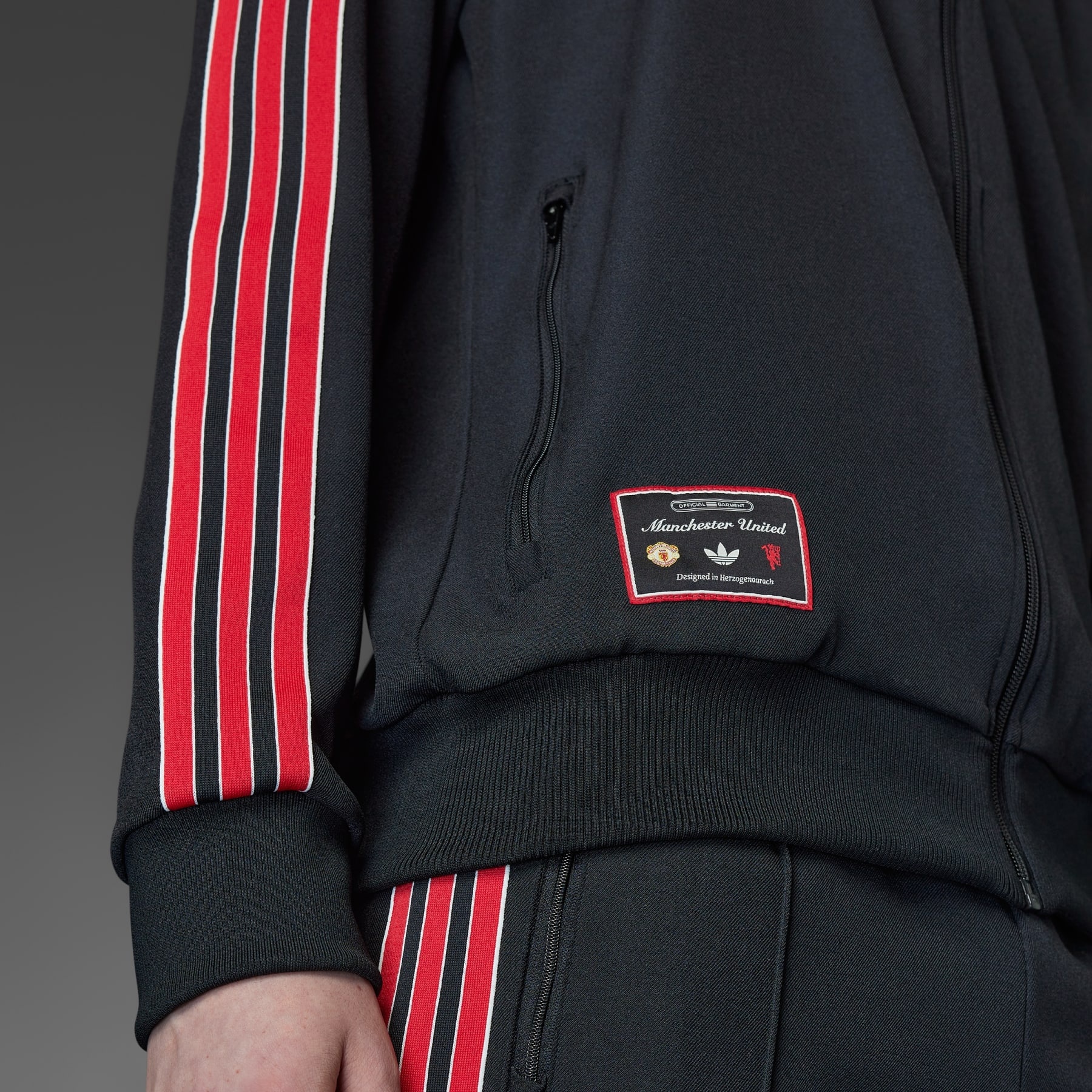 Manchester United Terrace Icons Track Top - 7