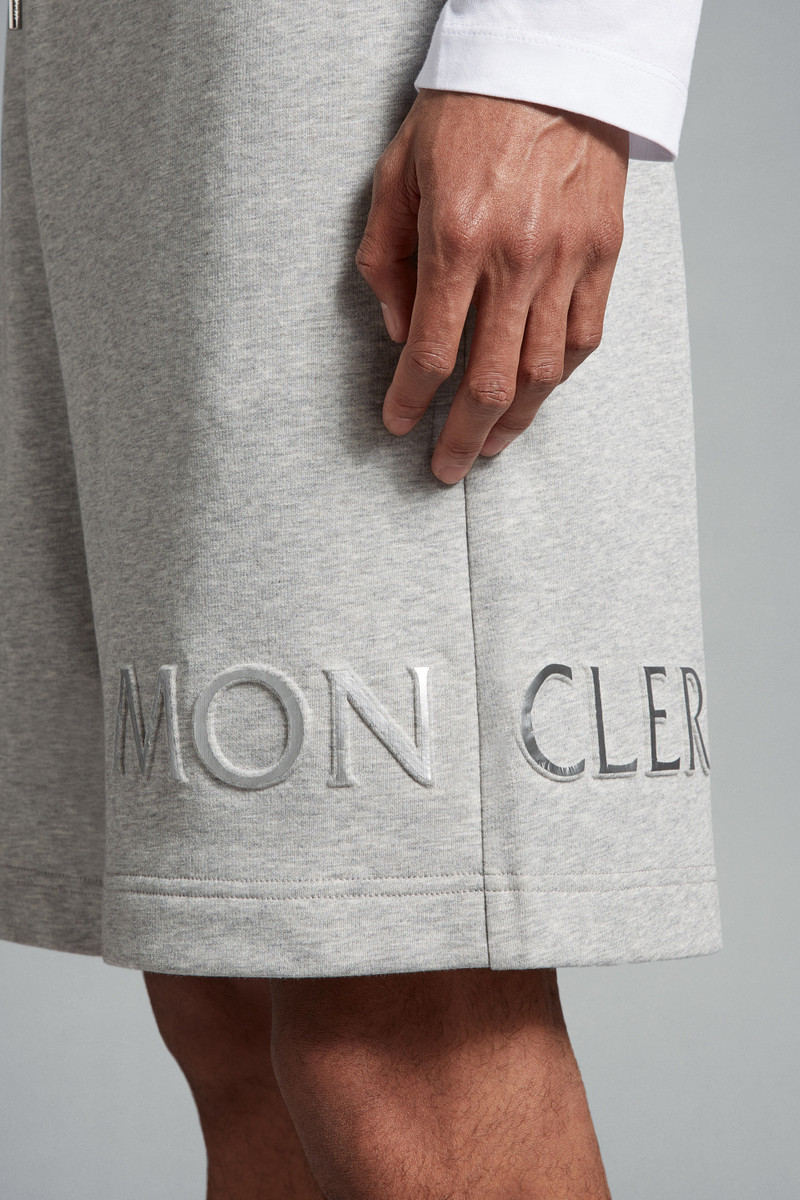 Logo Shorts 7