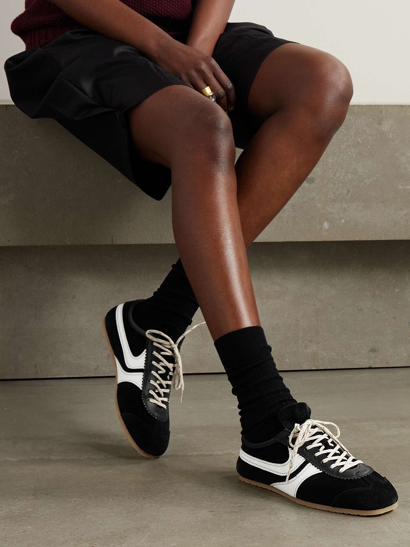 【Dries Van Noten】 スエードローカットスニーカー ブラック Suede and leather sneakers in black - Dries Van Noten