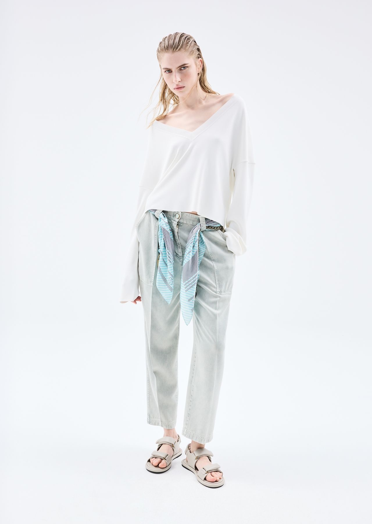 Viscose V-neck jumper - 6