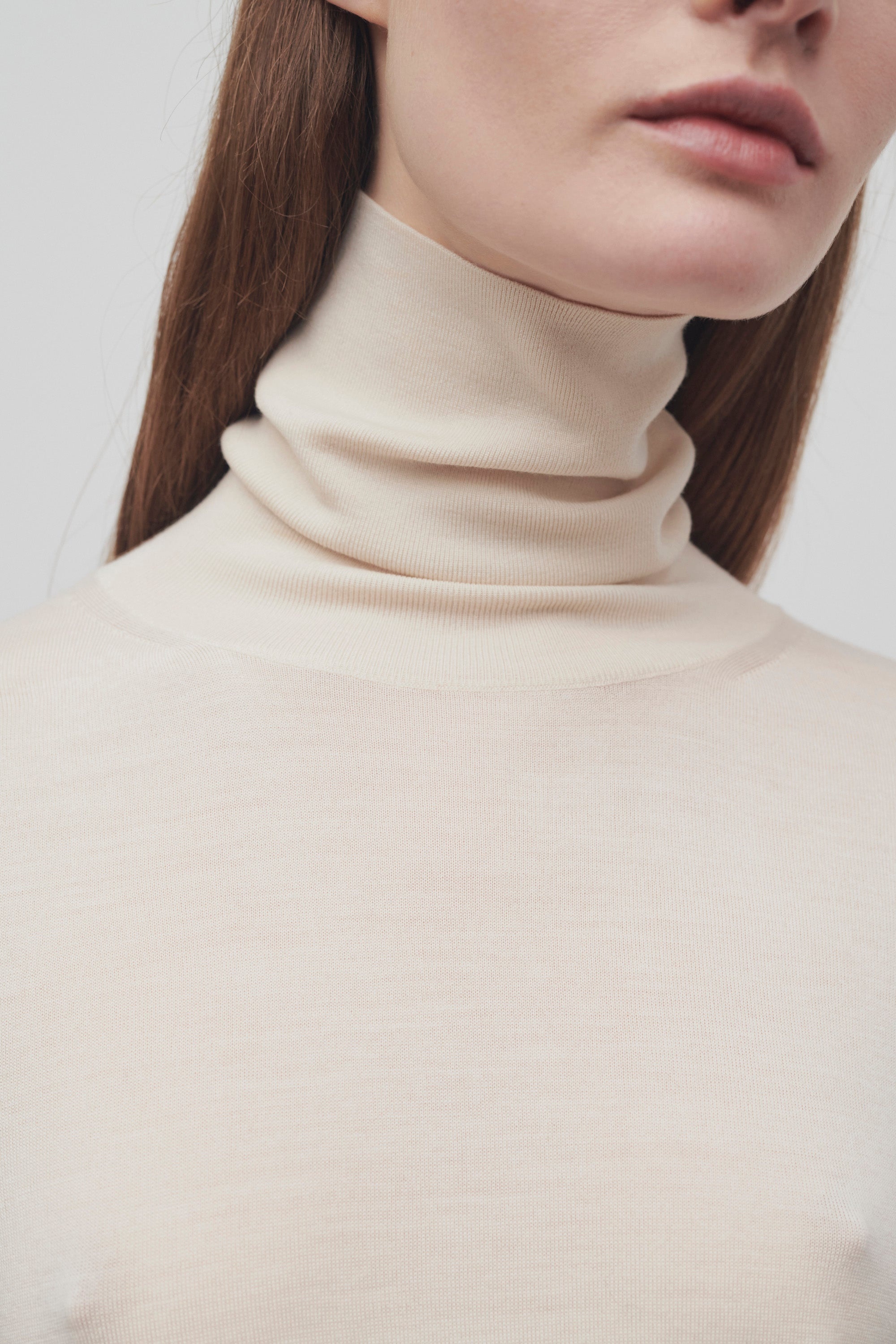 Heva Turtleneck in Wool - 6