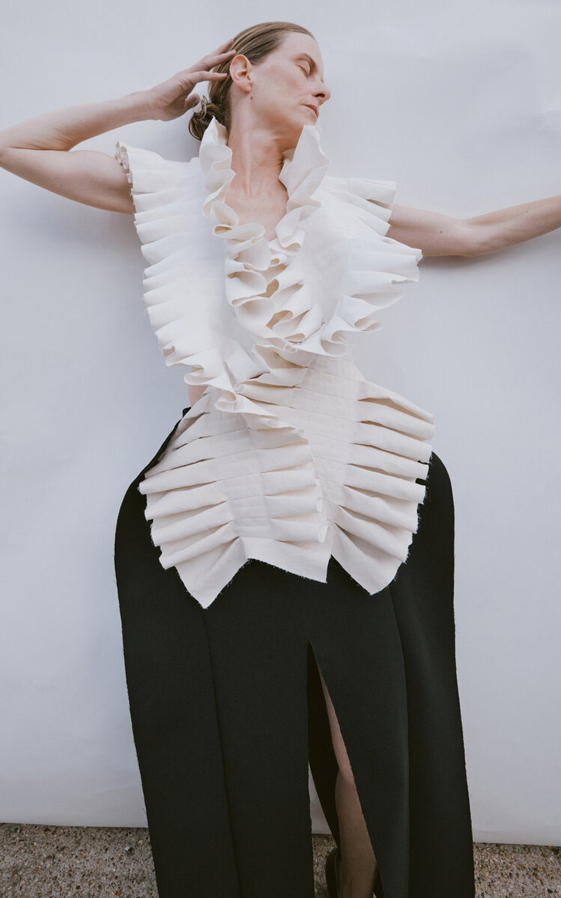 A.W.A.K.E. MODE Cotton-Linen Ruffle Structural Top ivory outlook