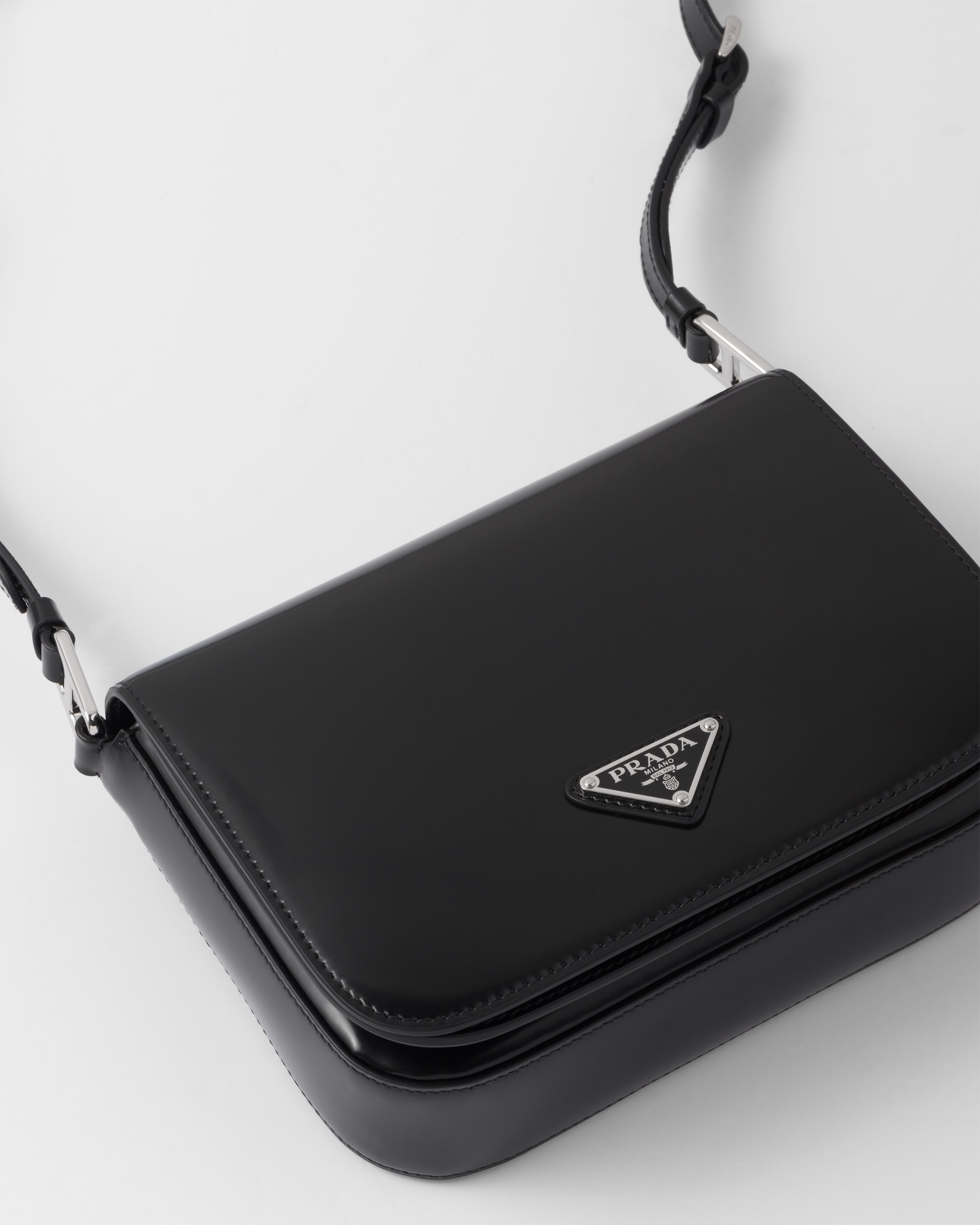 【PRADA】BRUSHED SHOULDER BAG d55faa96f8086ea13179d9379d4477