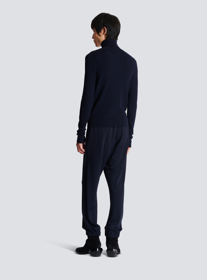 PB turtleneck 4