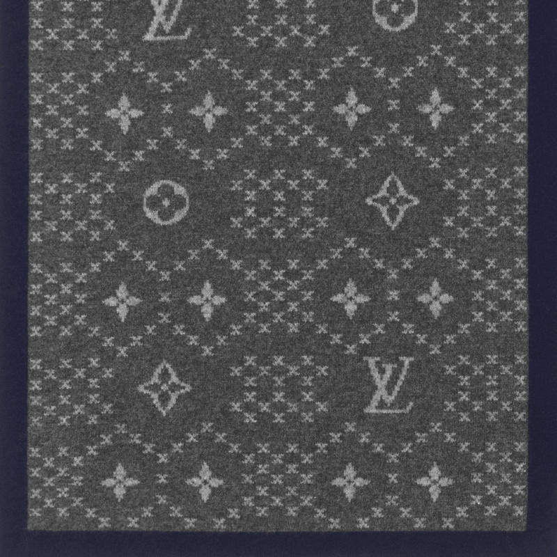 Louis Vuitton Monogram Flake Knit Scarf outlook
