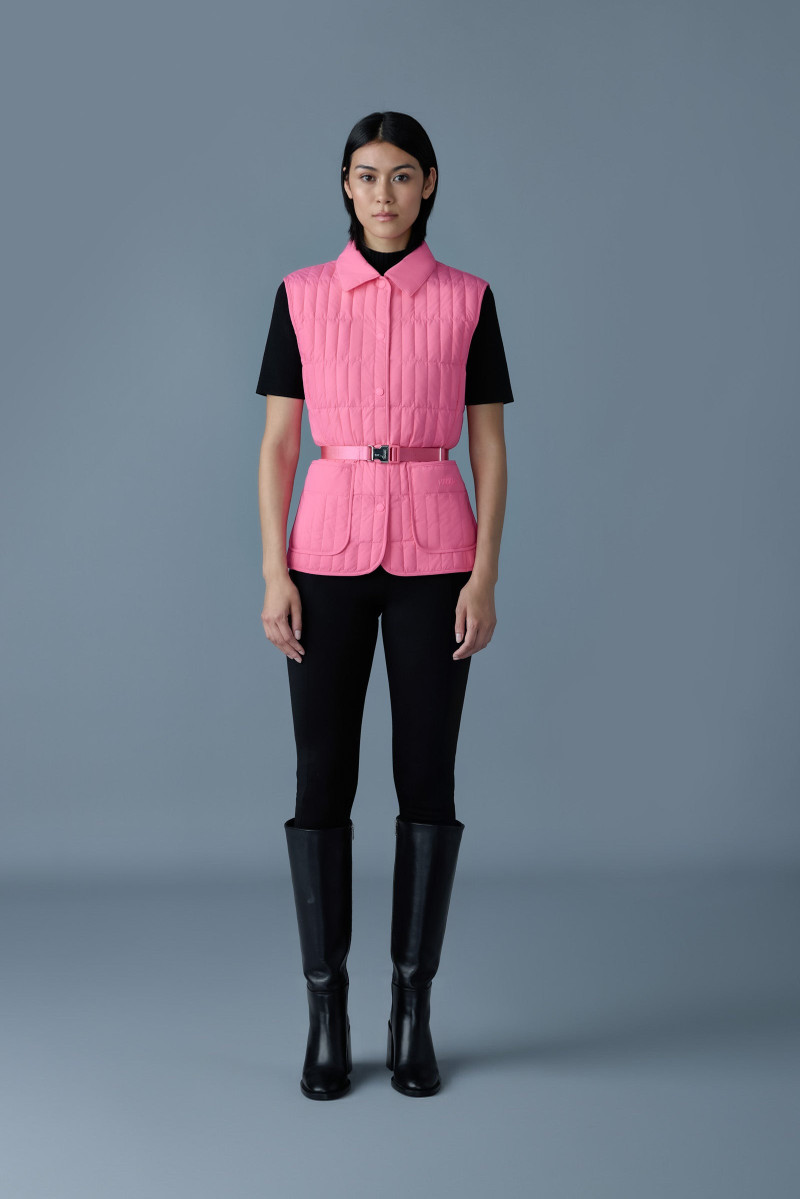 MACKAGE HELIA Light Down Vertical Quilted Vest outlook