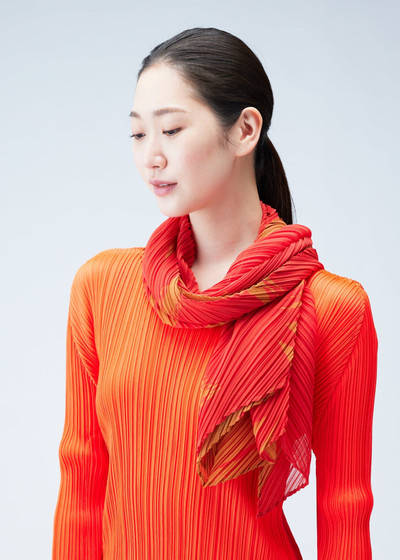 Pleats Please Issey Miyake PIQUANT SCARF outlook