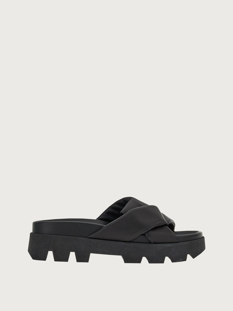 SPORTY SLIDER WITH ORIGAMI KNOT 1