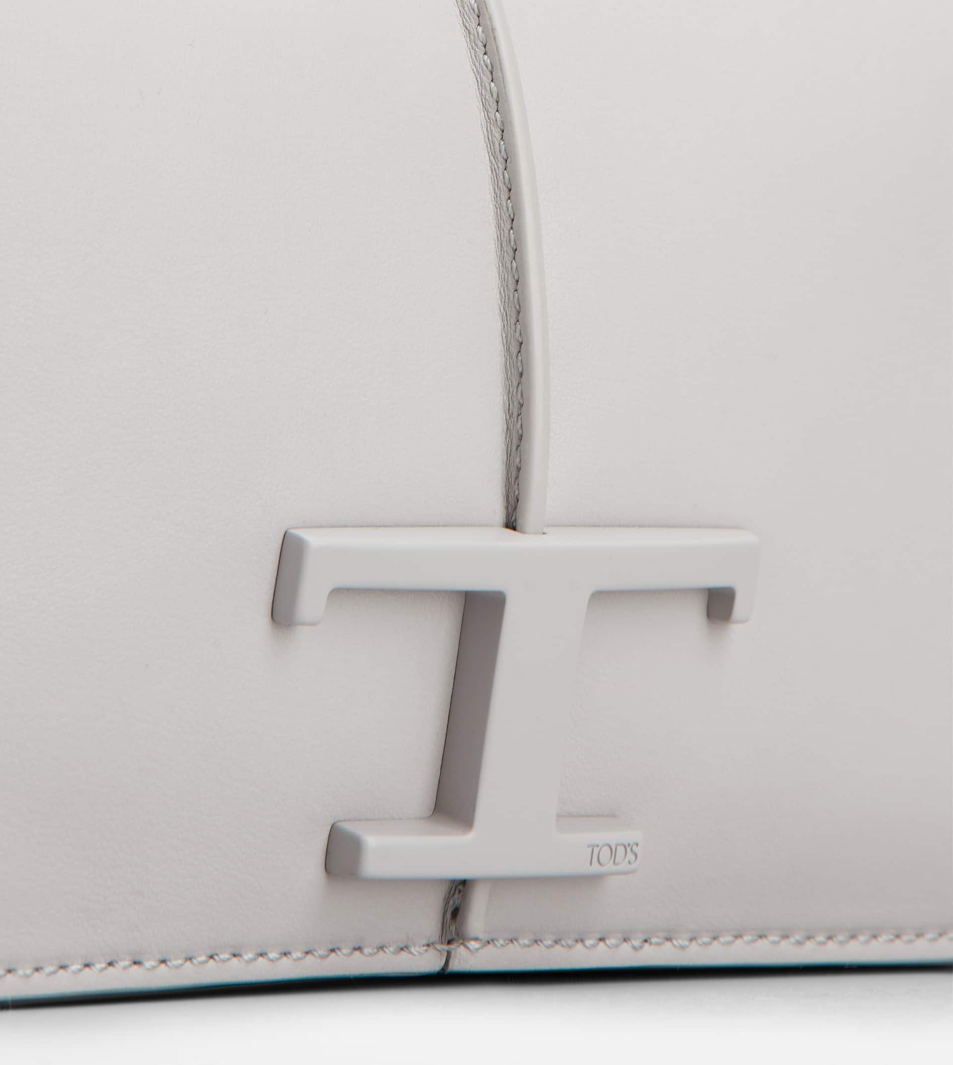 T TIMELESS CAMERA BAG IN LEATHER MINI - GREY - 8