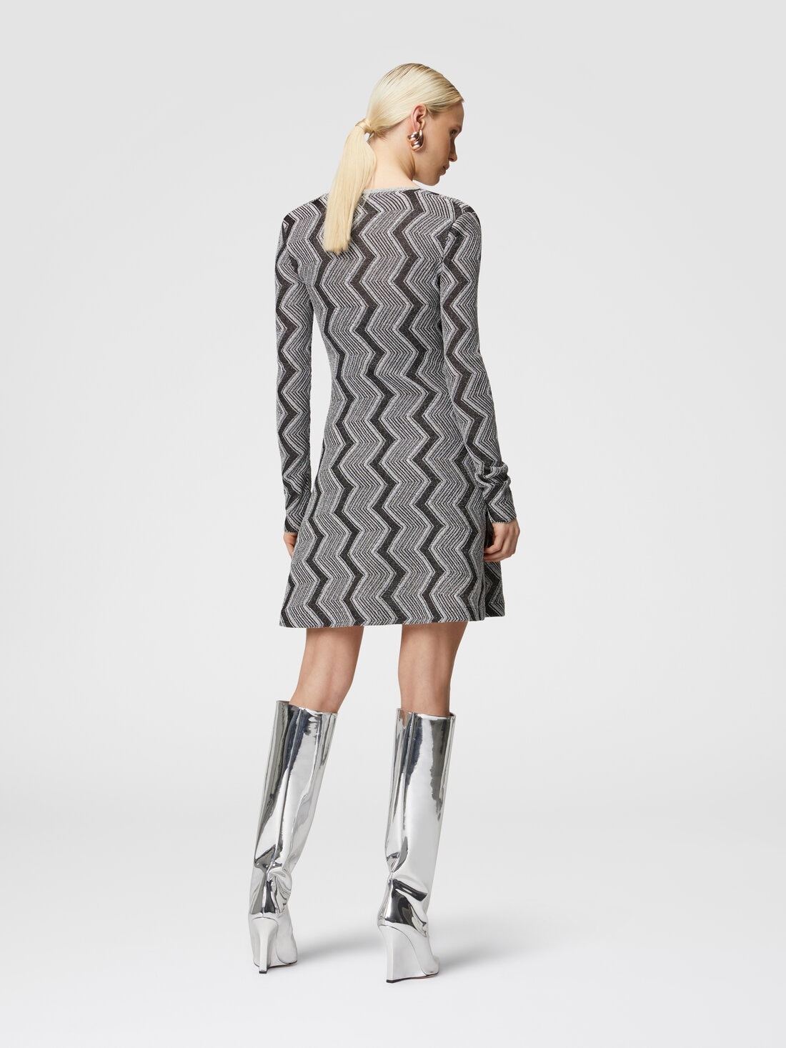 V-neck dress in lamé zig zag viscose - 3