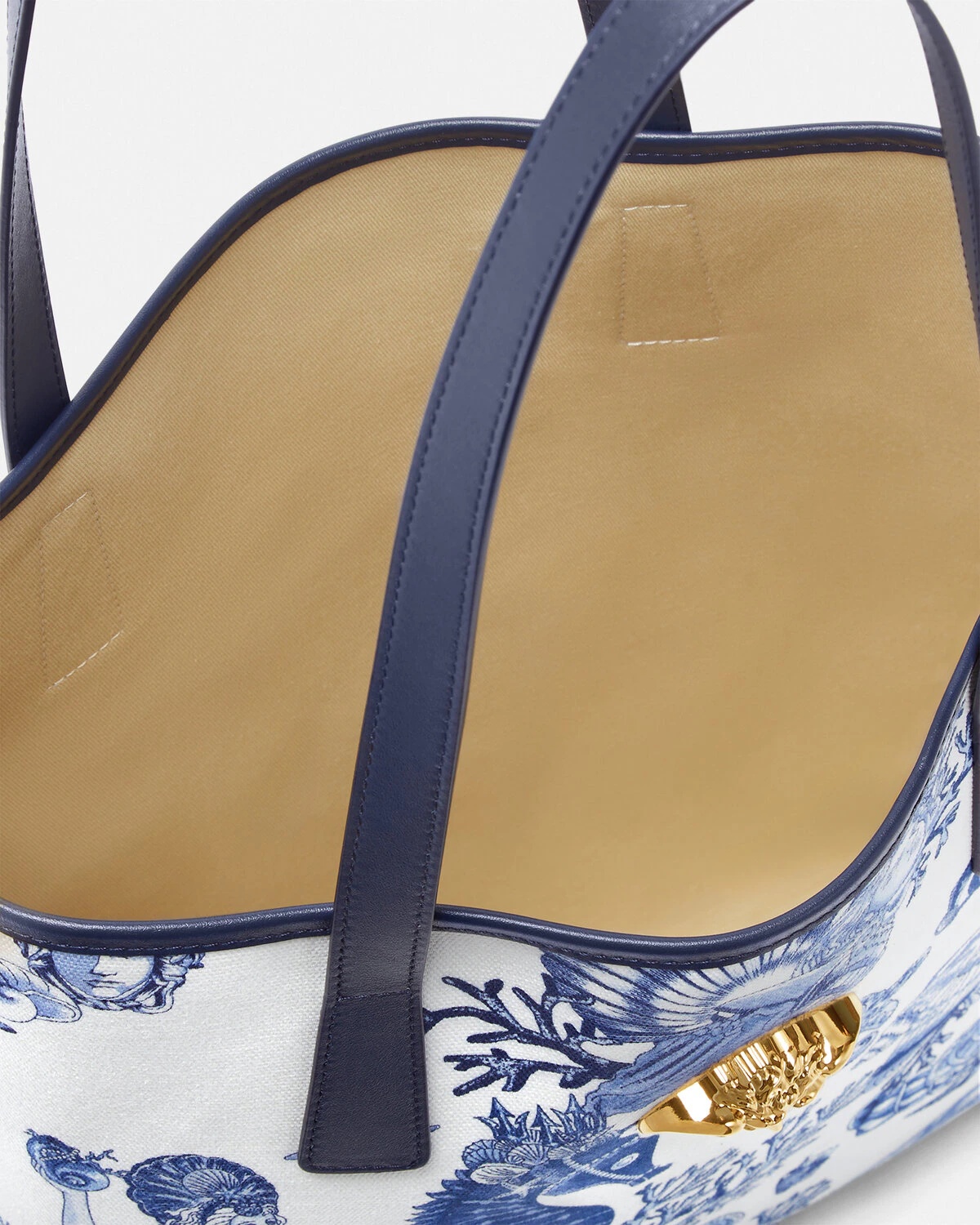 Coral Theatre La Medusa Canvas Tote Bag - 3