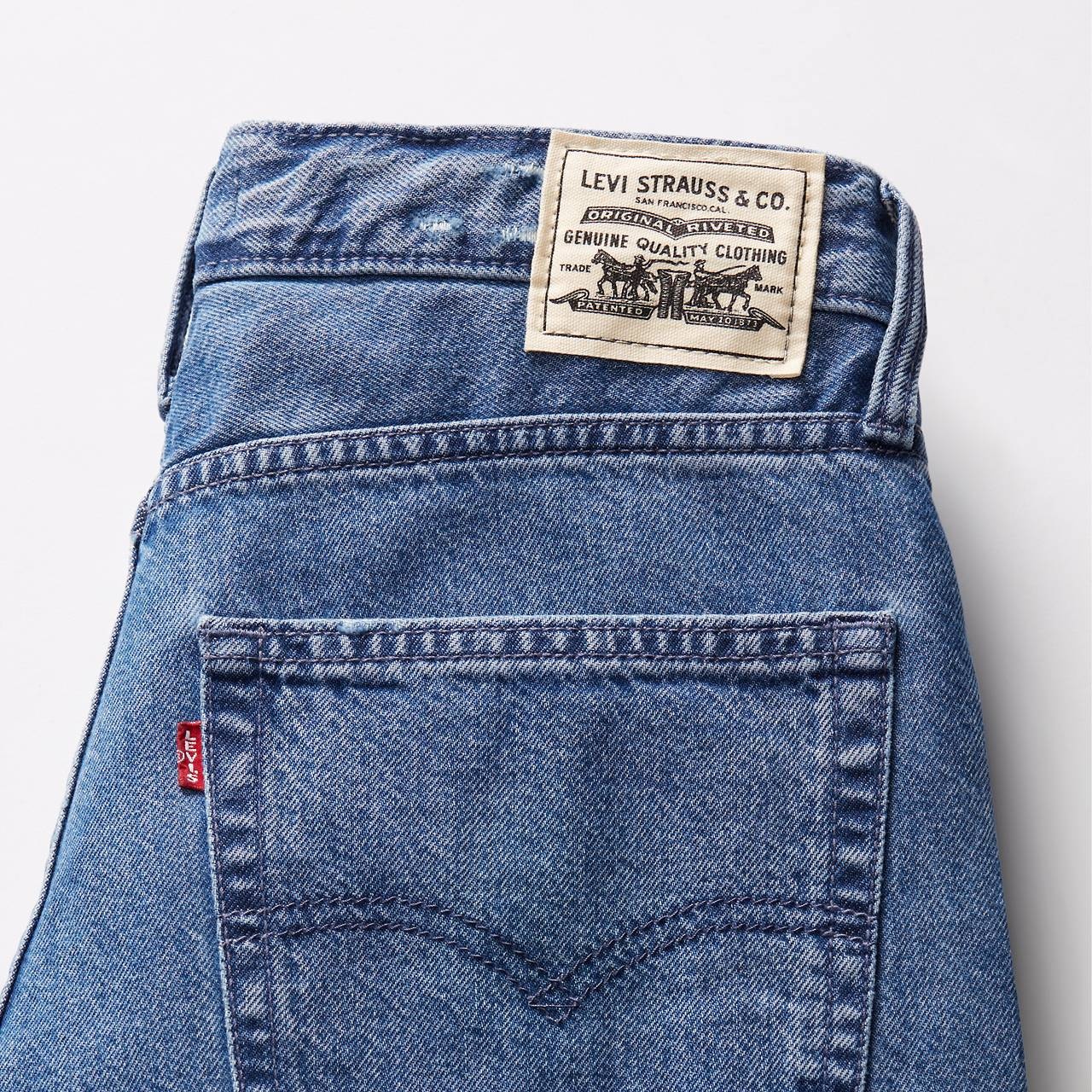 LEVI’S® WOMEN’S WELLTHREAD® BAGGY DAD JEANS - 7