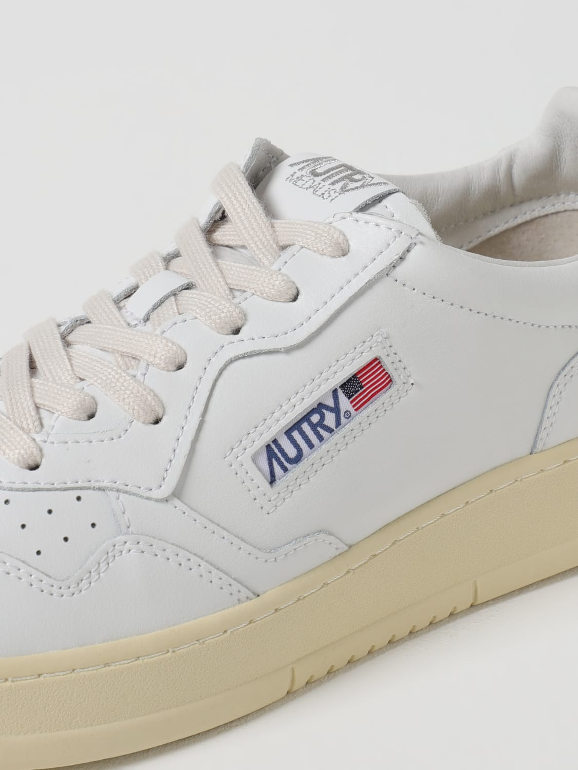 Autry sneakers in smooth leather - 4