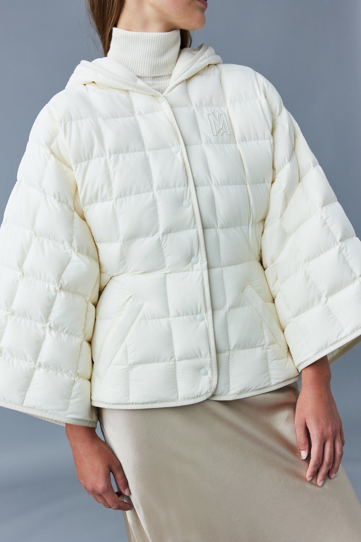 VIOLINE down poncho with hood - 5