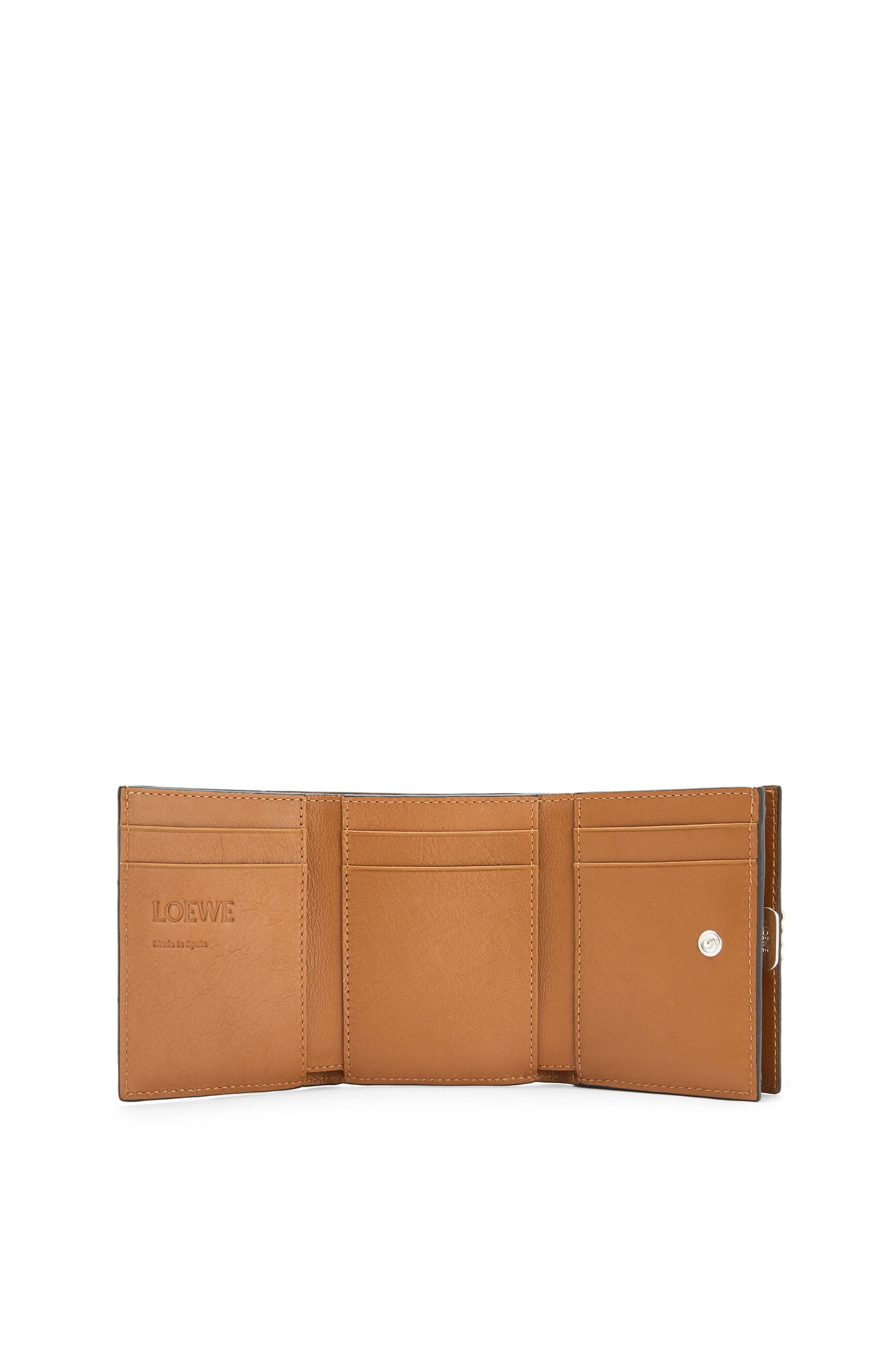 Anagram trifold 6 cc wallet in pebble grain calfskin - 4