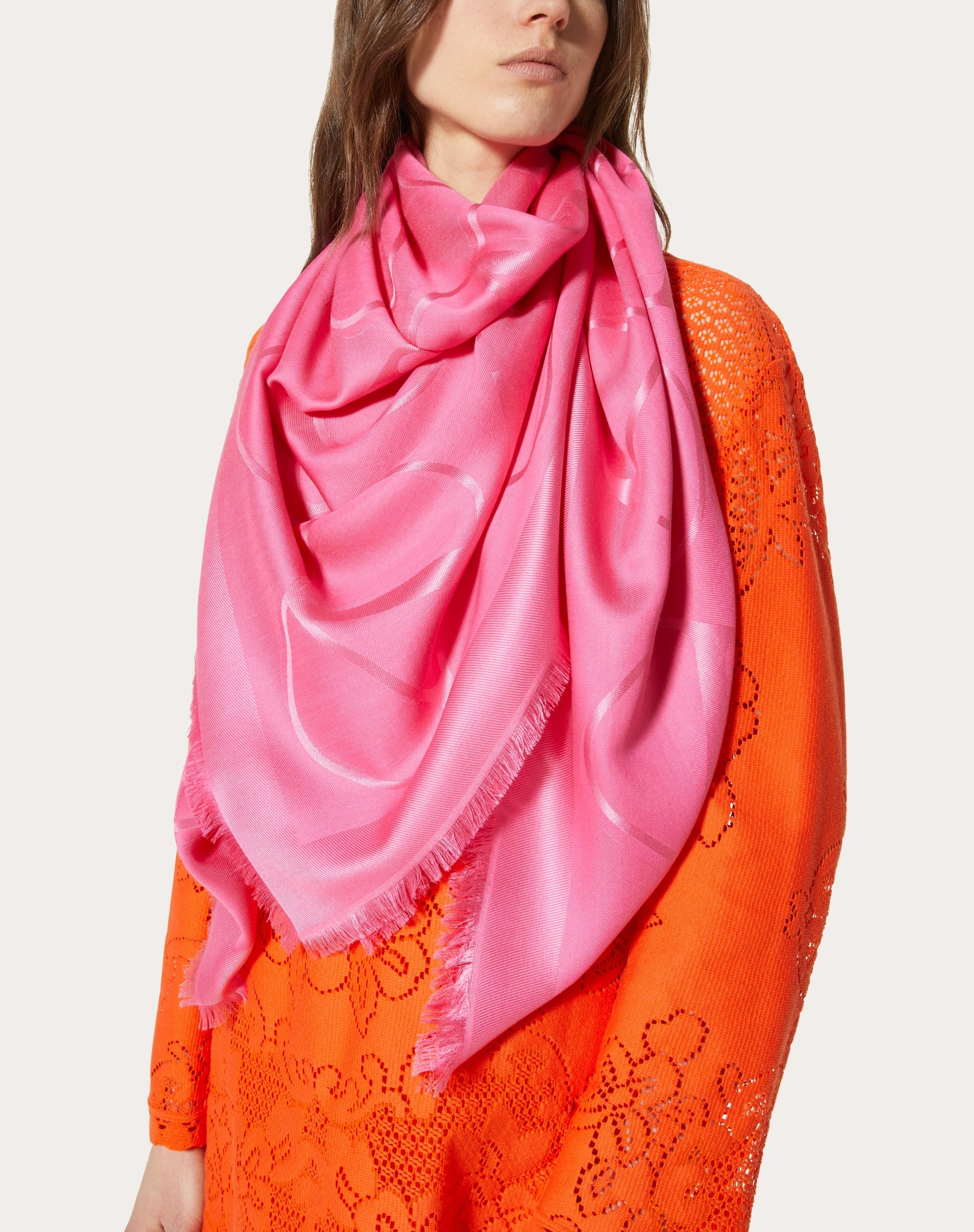 VLOGO SIGNATURE JACQUARD SHAWL IN SILK AND WOOL 140X140 CM - 4