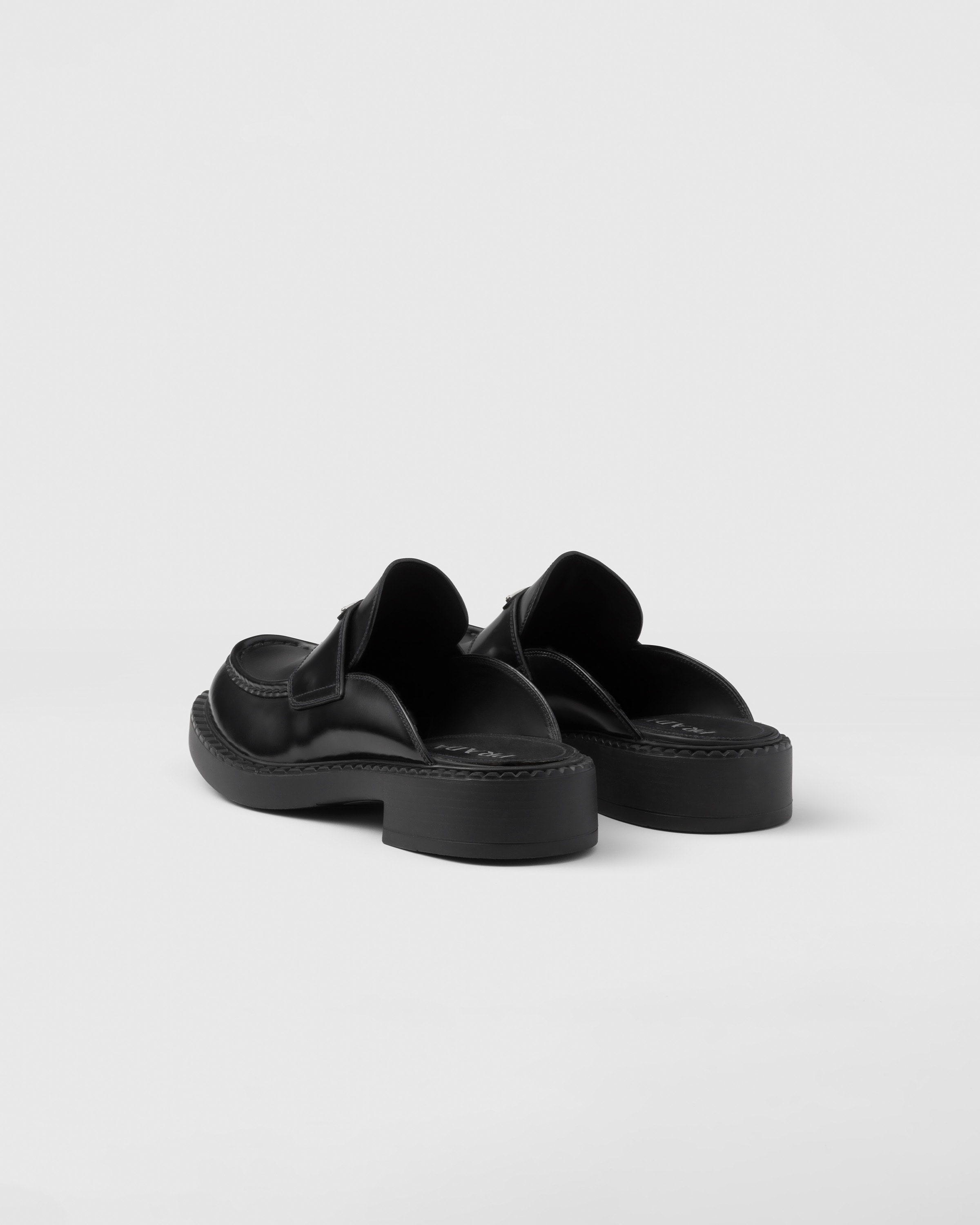 Brushed leather sabots - 4