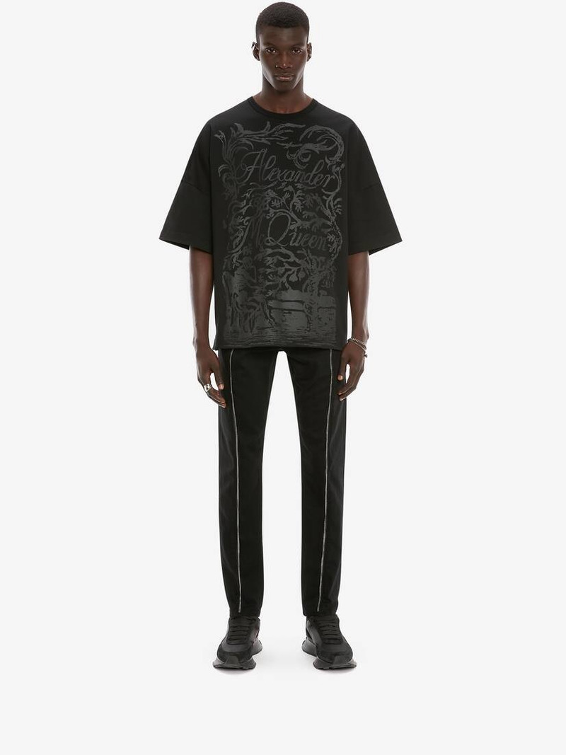 Alexander McQueen Blake Illustration Oversized T-shirt in Black outlook