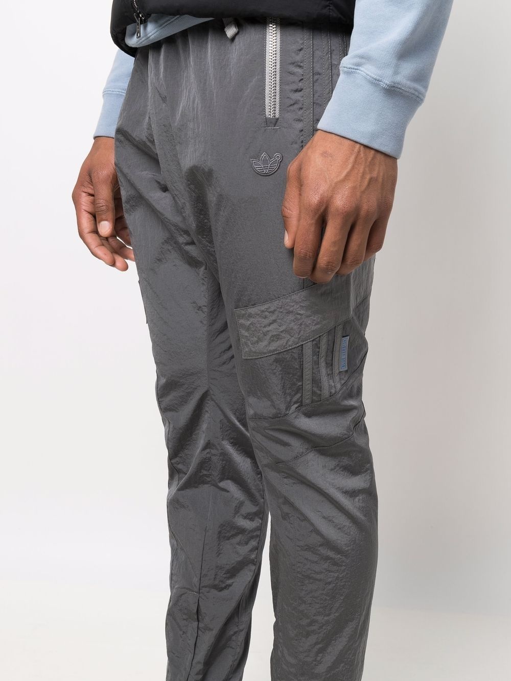 drawstring-waist multi-pocket track pants - 5