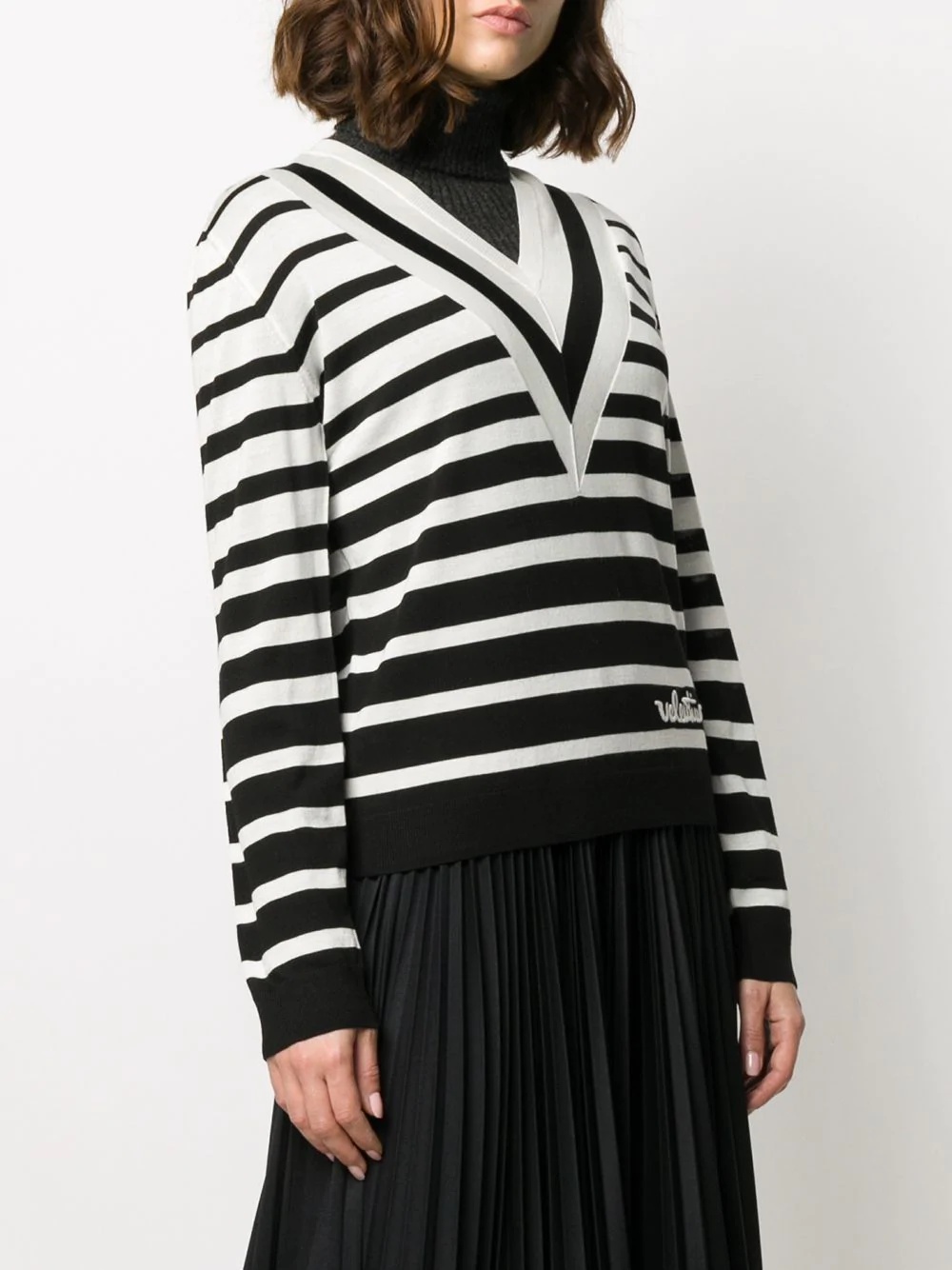 V-neck striped jumper - 3