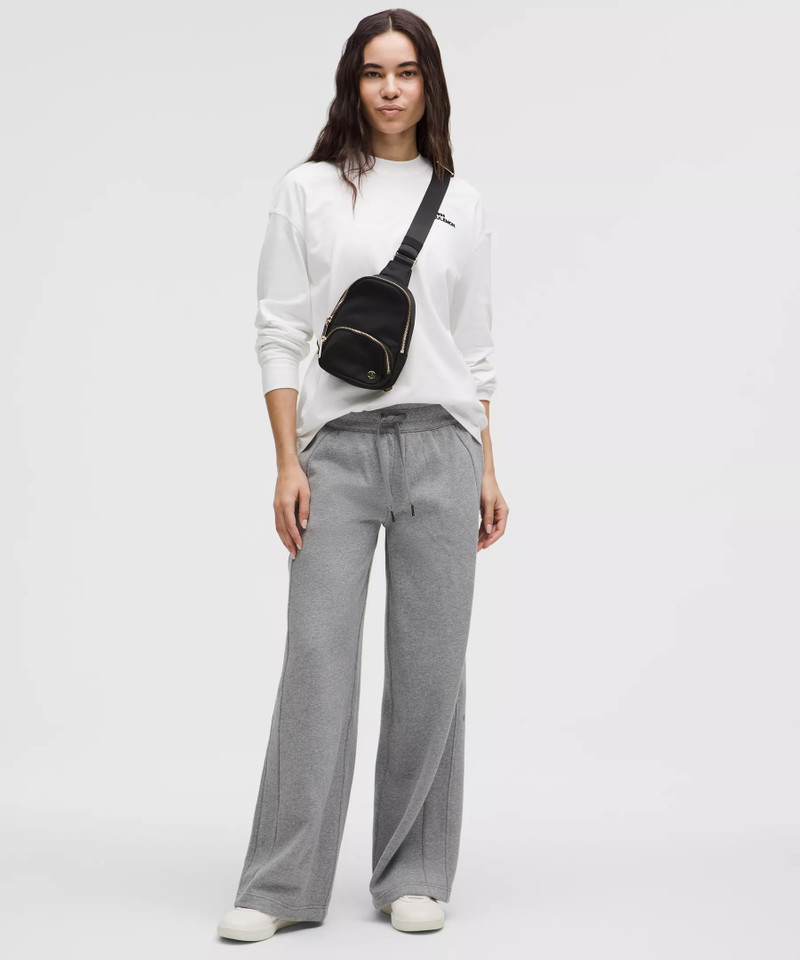 lululemon Everywhere Small Sling Bag outlook