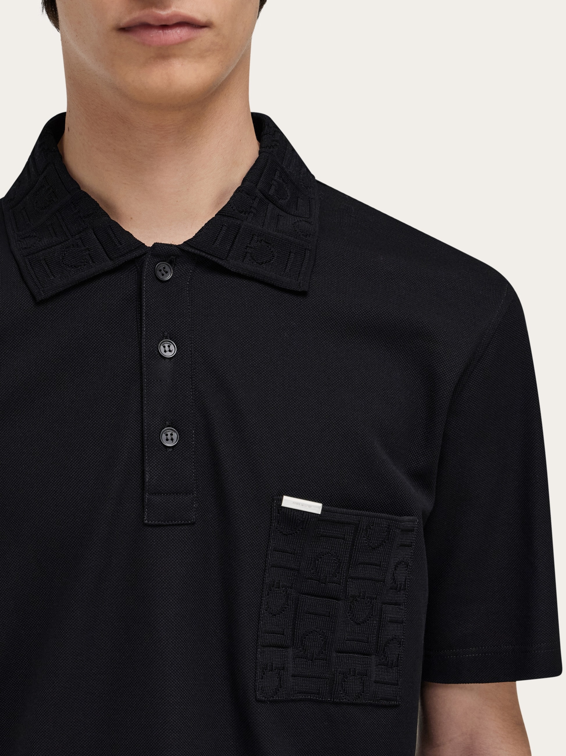 V-neck polo with jacquard pocket detail - 4