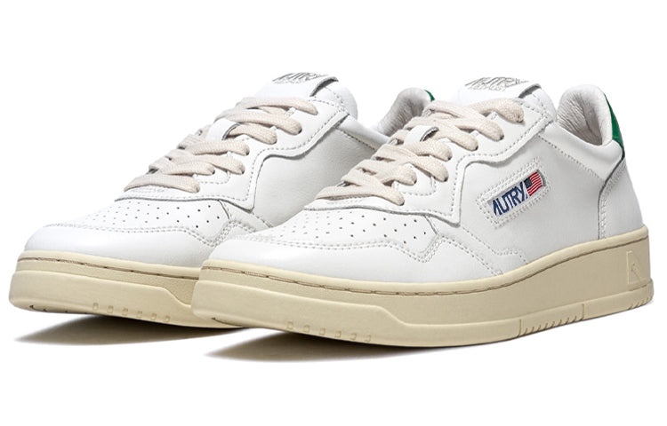 (WMNS) Autry Medalist Leather Low 'White Green' AULW-LL20 - 2