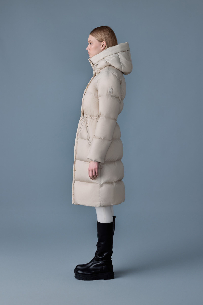 ISHANI-SW Softwash long down coat with hood 3