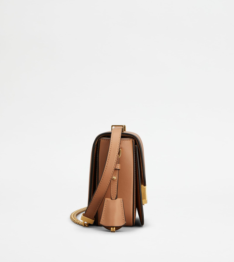 T TIMELESS FLAP BAG IN LEATHER MINI - BROWN 2