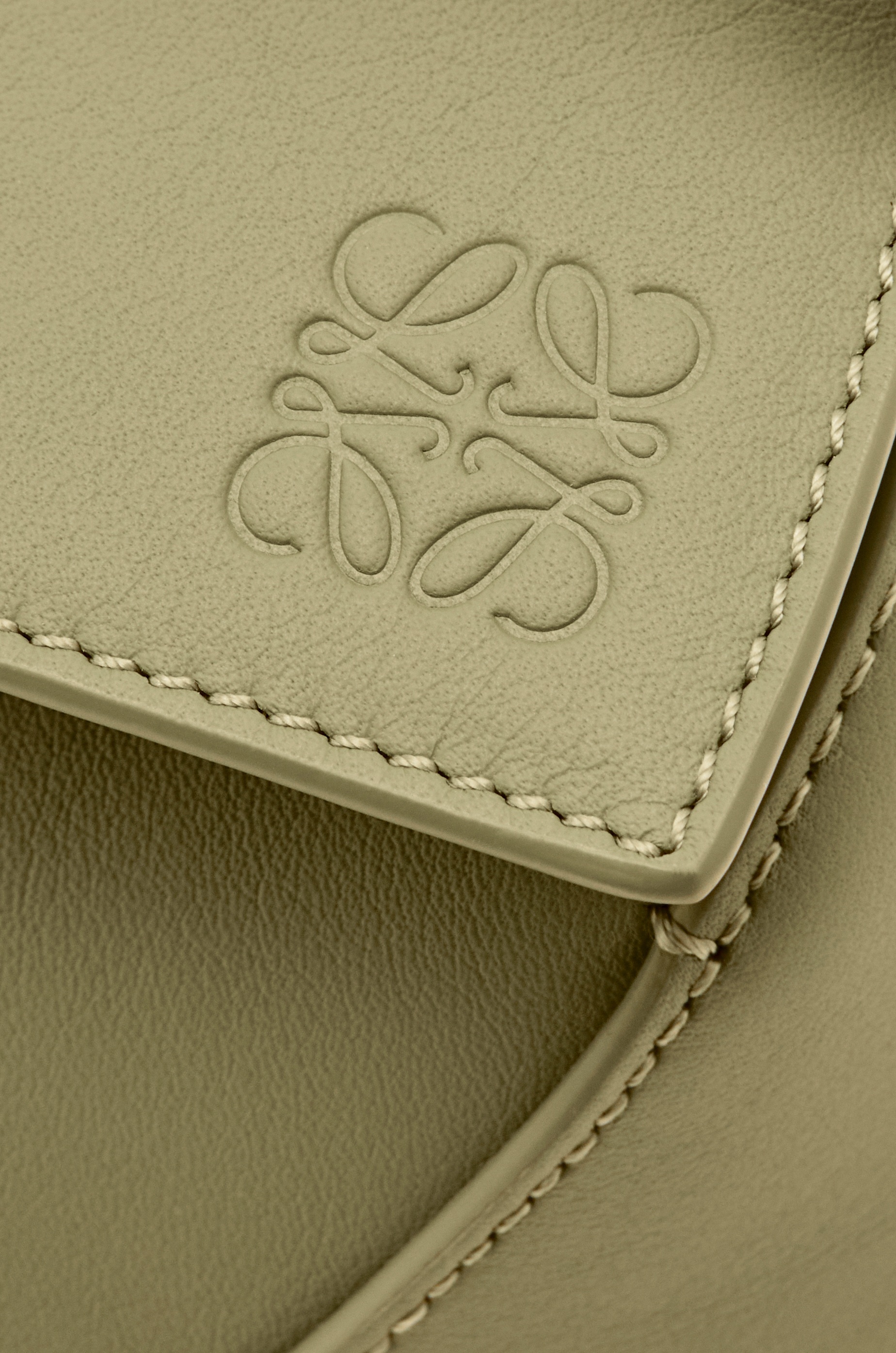 Small Puzzle bag in classic calfskin - 11