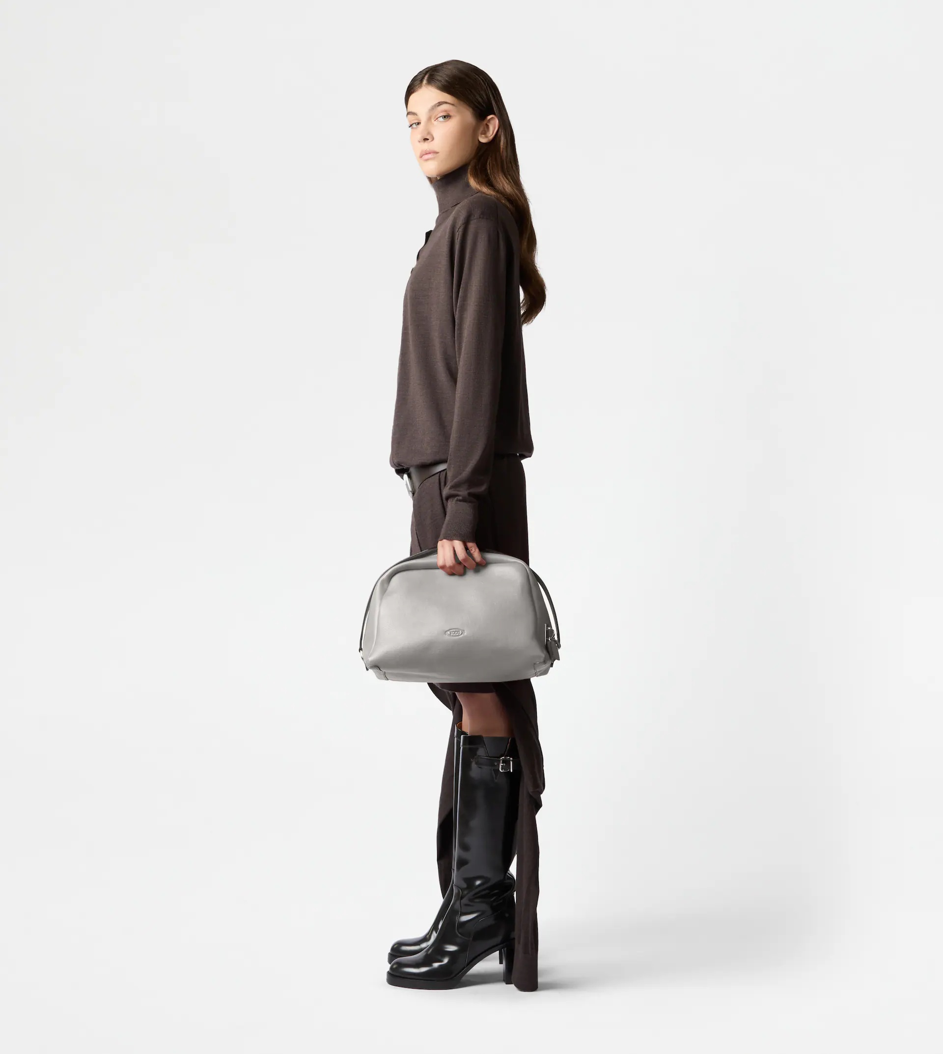 TOD'S DARSENA POUCH BAG IN LEATHER MEDIUM - GREY - 2