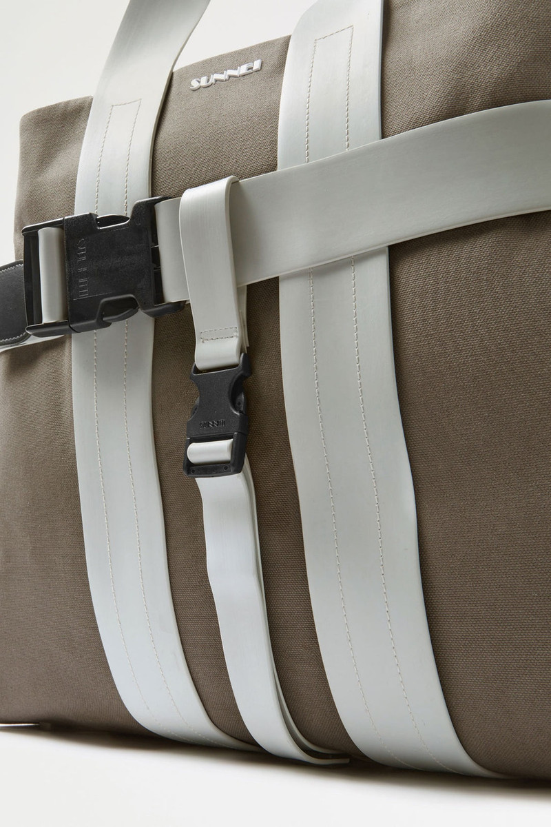 GREY & WHITE PARALLELEPIPEDO MESSENGER BAG 5