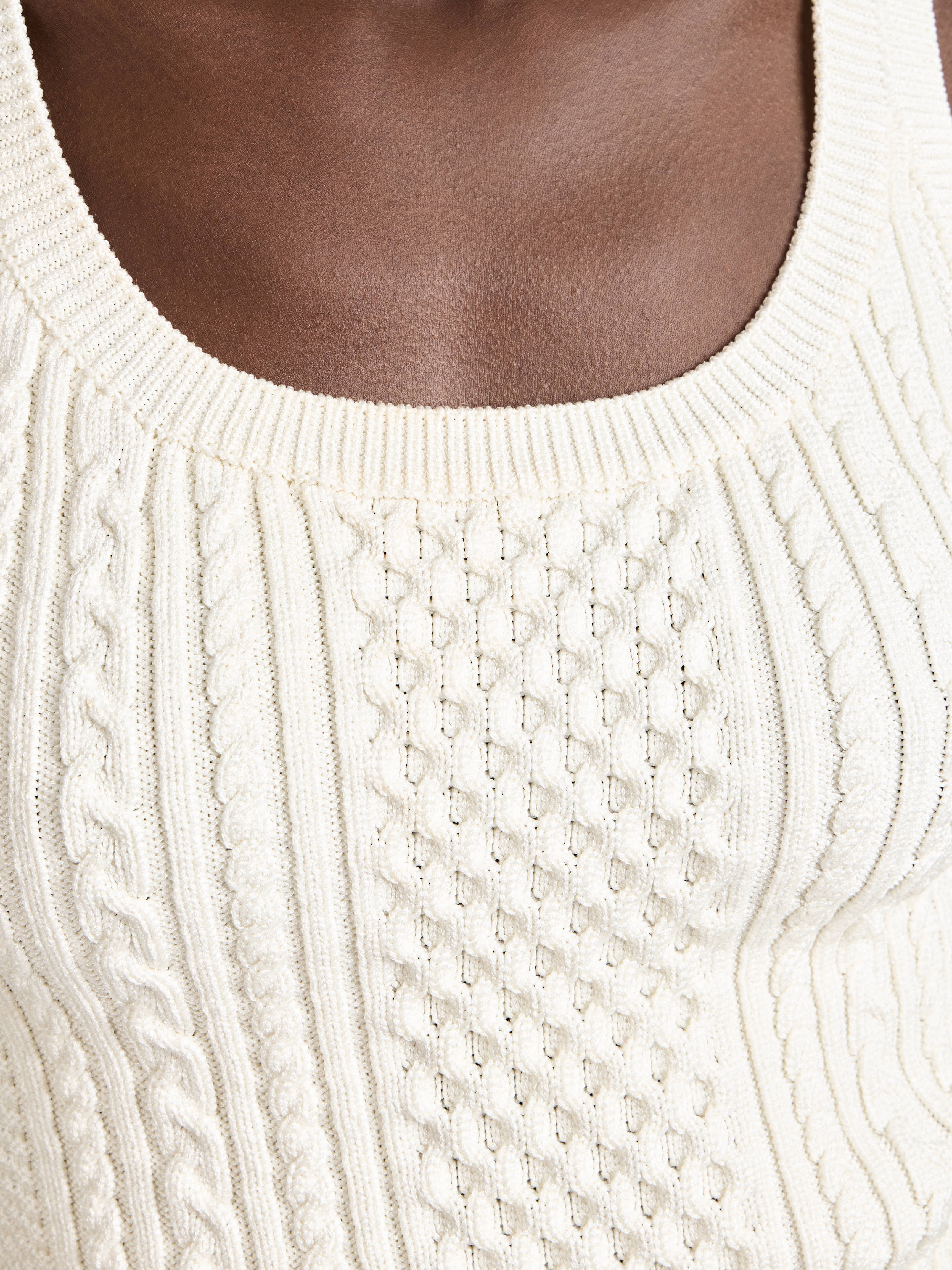CABLE-KNIT TANK TOP IN WHITE - 6
