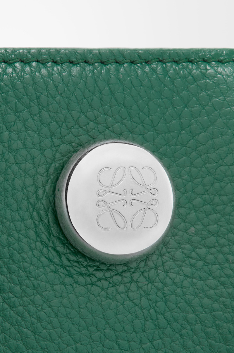 Pebble hobo in supple grained calfskin 7