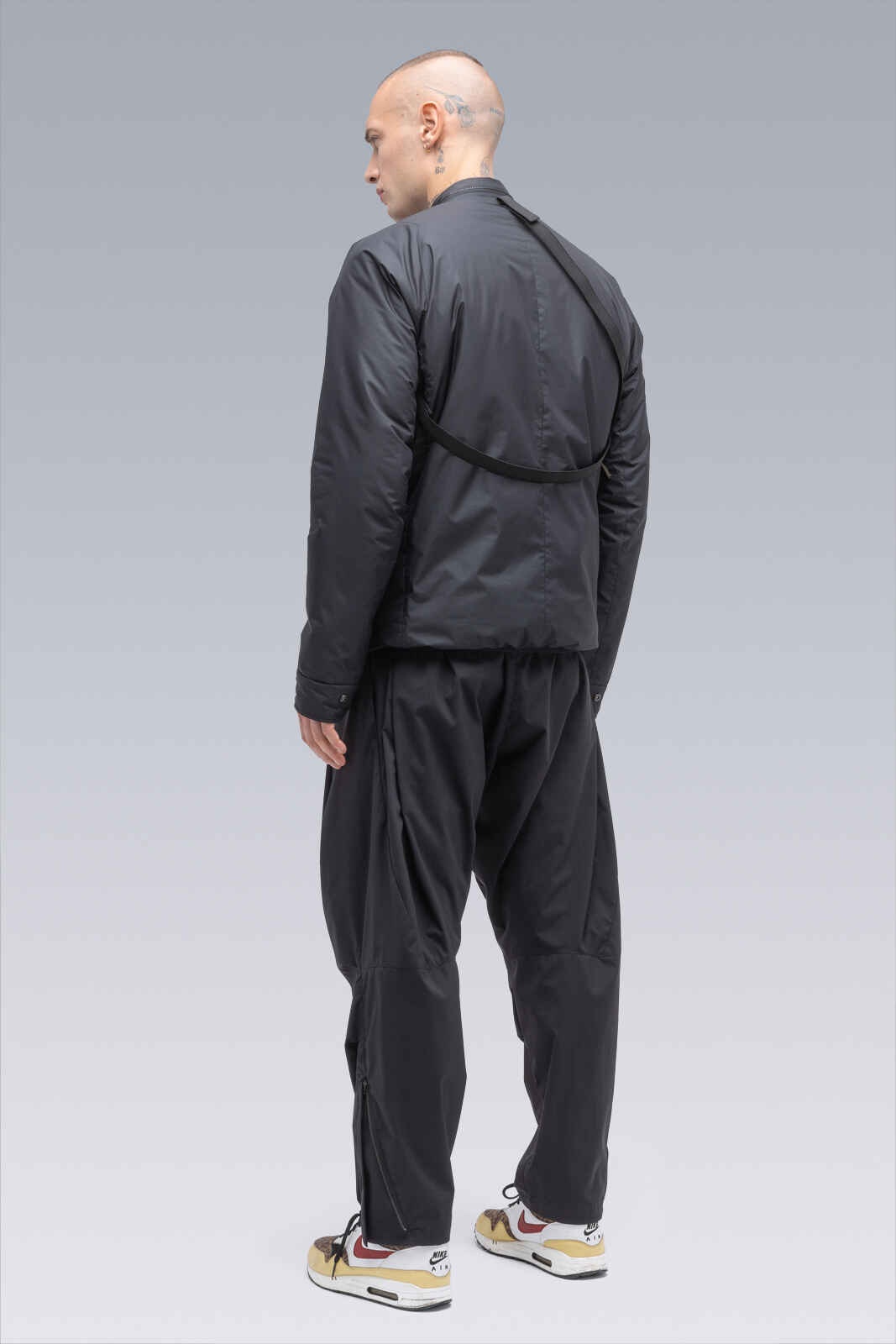 J83-WS Black - 5