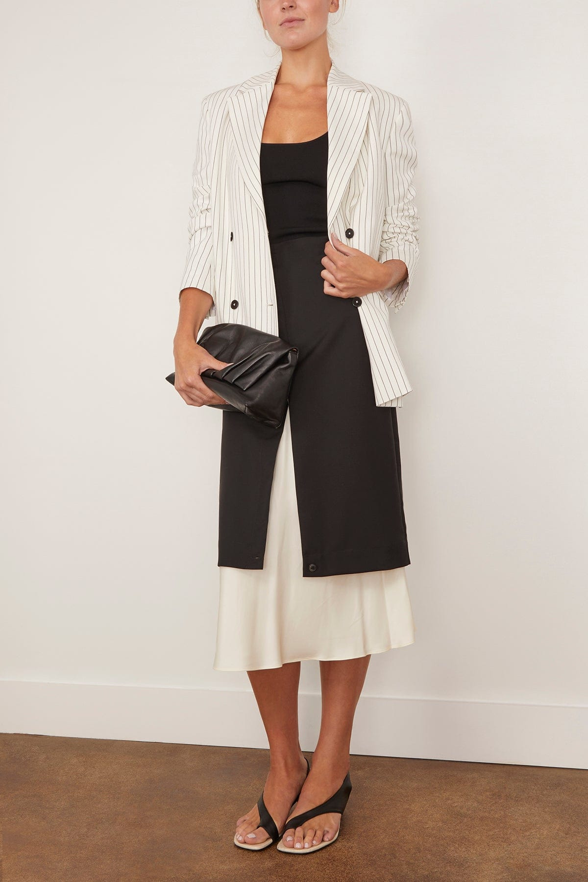 Contrast Upside-Down Skirt in Black - 2